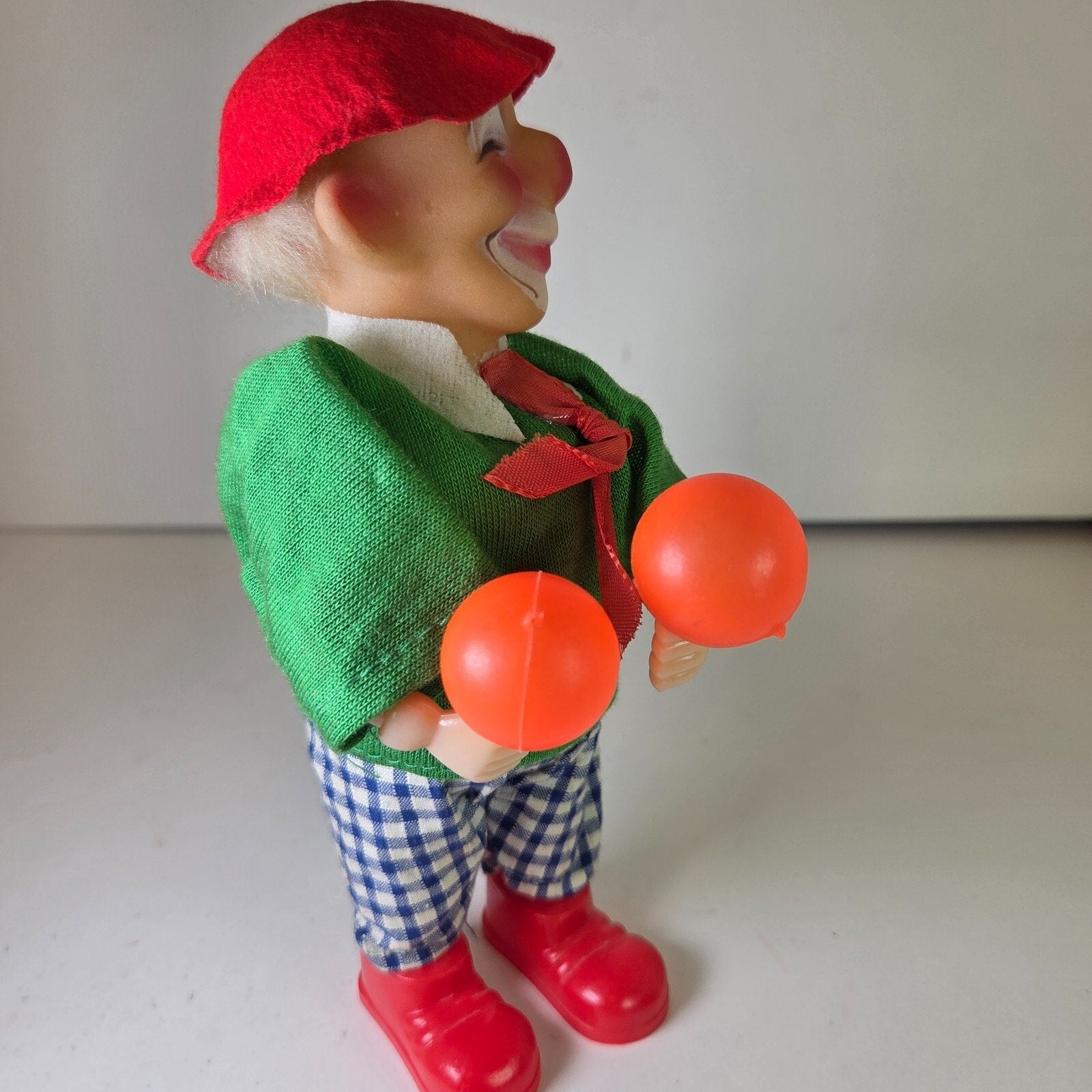 Vintage Wind Up Circus Clown Toy Holding Balls Plastic Fabric Body Works