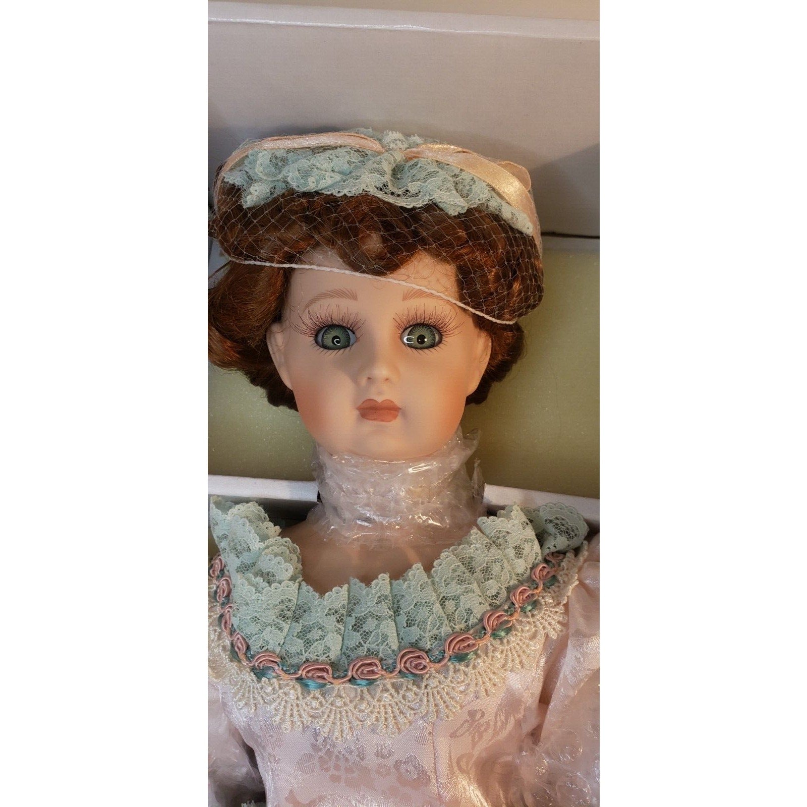 Court of Dolls 24" Porcelain Dolls Elizabeth & Betsy LE #902/5000 w/COA & Box
