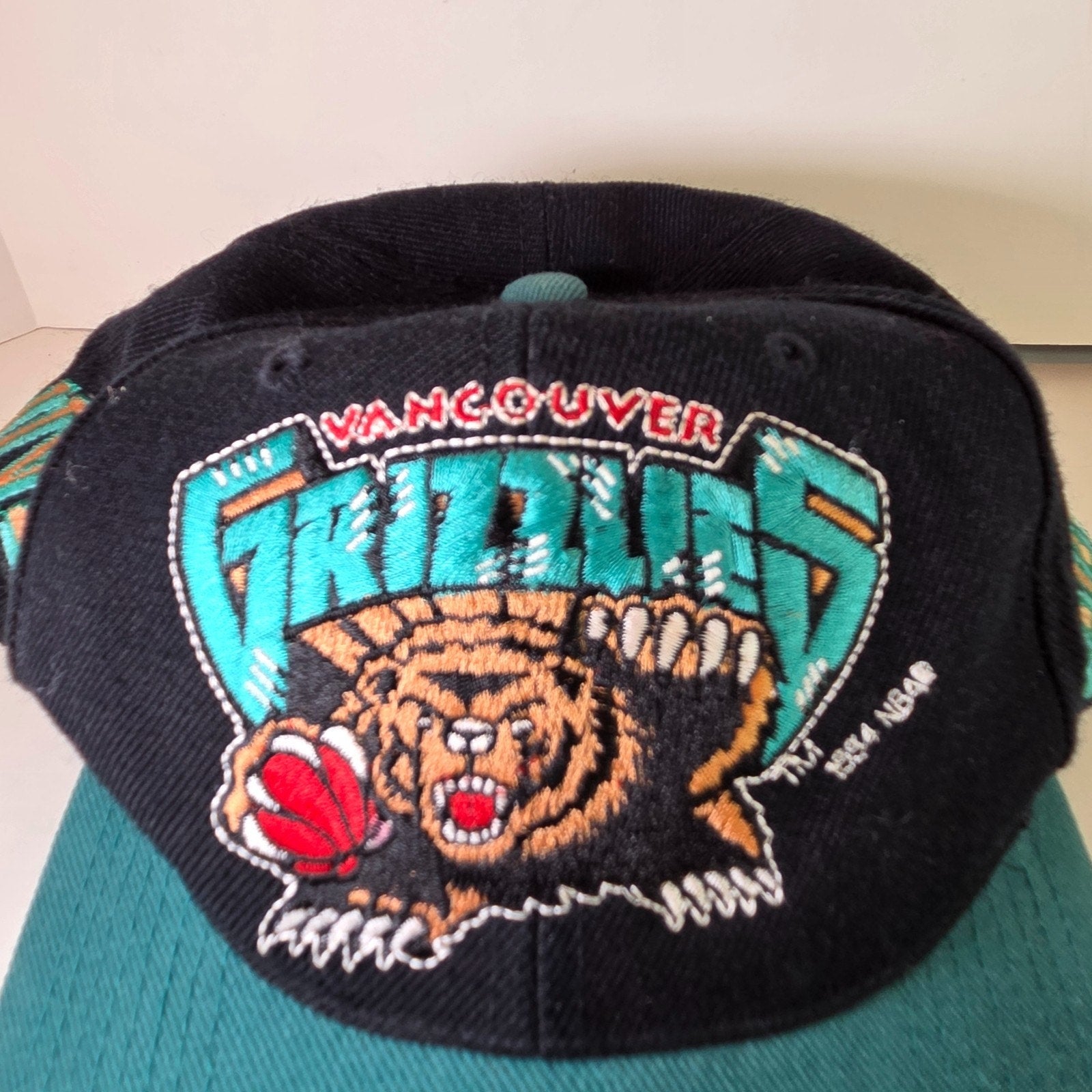 Vintage 1994 Vancouver Grizzlies Sports Specialties Snapback Hat NBA