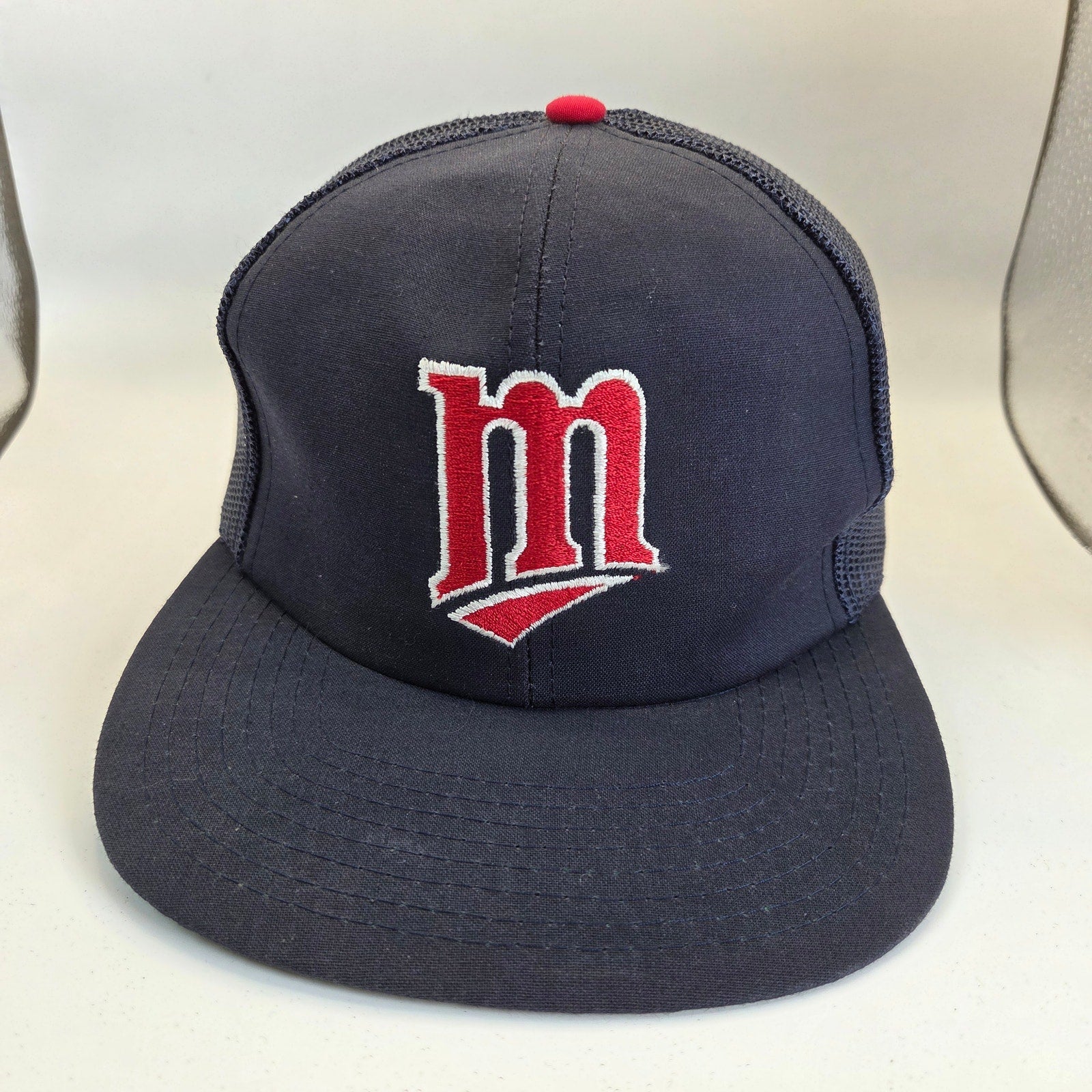 Vintage NWT Twins Enterprise Minnesota Twins M Mesh Trucker Snapback Hat MLB