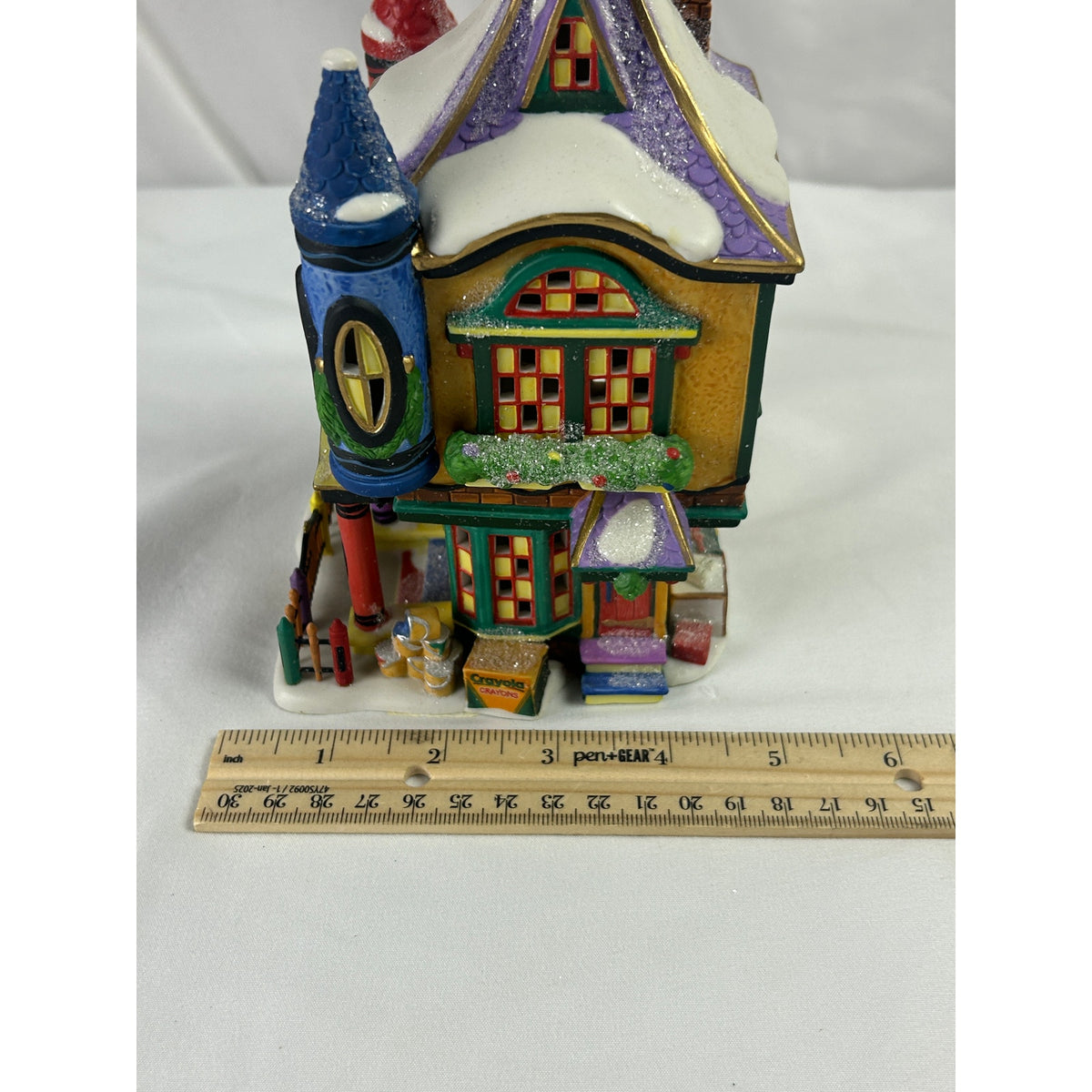 Department 56 Crayola Polar Palette Art Center 56726 North Pole Series 2000