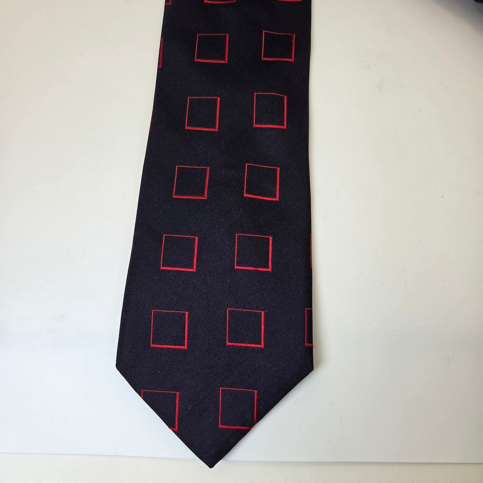 DKNY Silk Tie Navy Blue Red Square Geometric 3.75 Classic 57 Mens USA