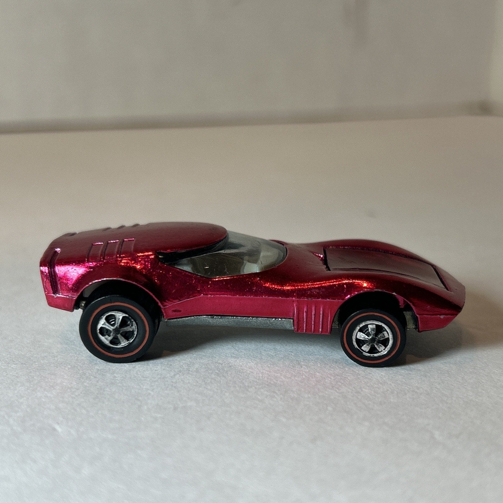 Hot Wheels Redline 1968 "Torero" Magenta With Button Near Mint Condition