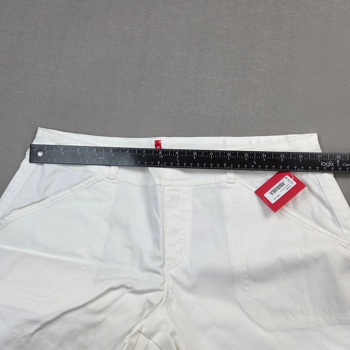 Spanx Stretch Twill Shorts Womens XL Bright White Pull On Shaping 20318R NWT