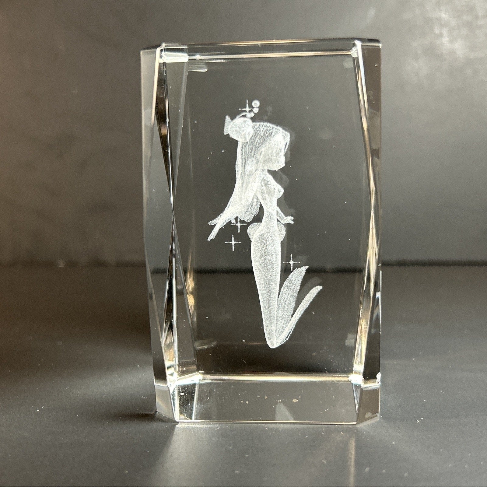 Ariel the Little Mermaid 3d Etched Disney Crystal Glass 3"x2" Paper Weight