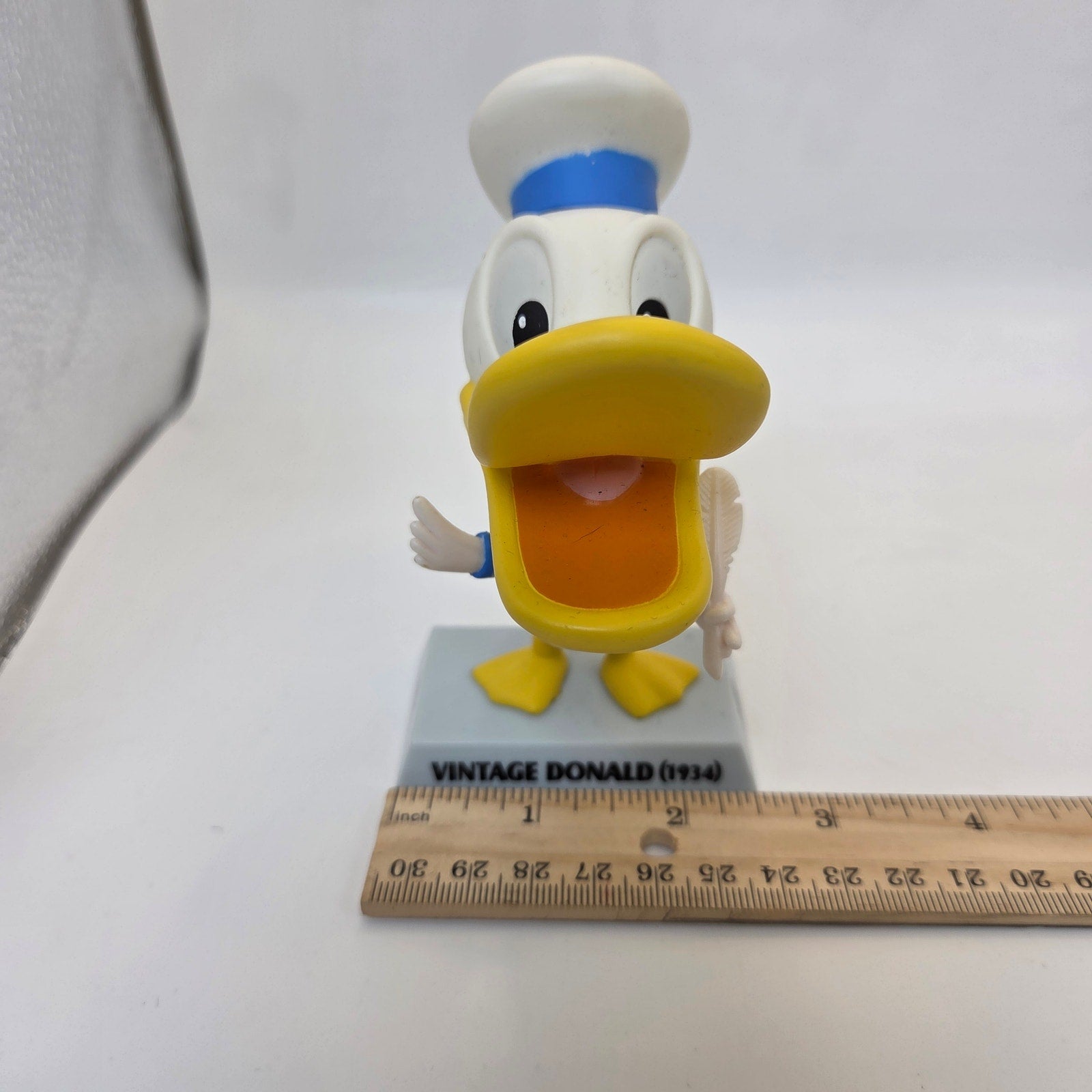 Disney Upper Deck Treasures Donald Duck Vintage 1934 Figurine 2004 PVC 4.5”