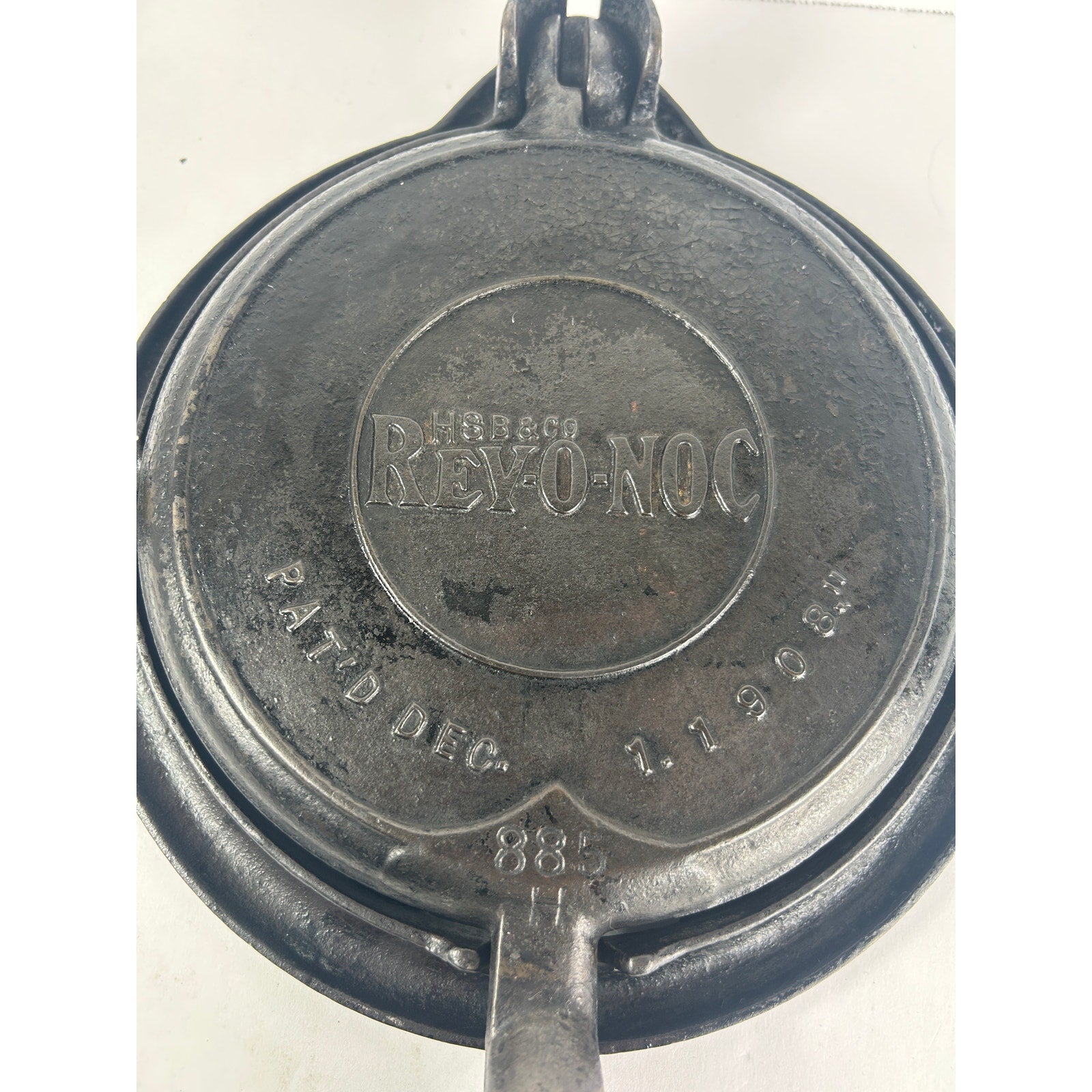 Antique Cast Iron Waffle Iron HSB Co Rey-O-Noc No 8 Griswold Patent