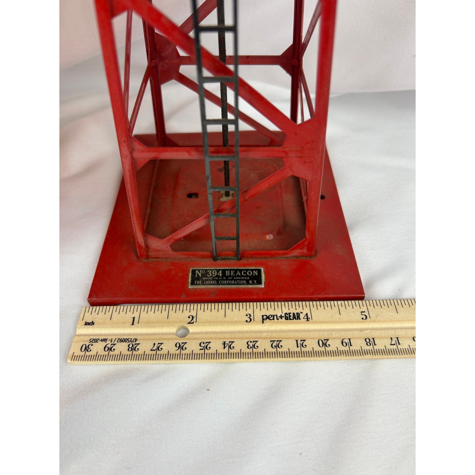 Vintage Lionel 394 Beacon Light Tower With Box Parts Untested