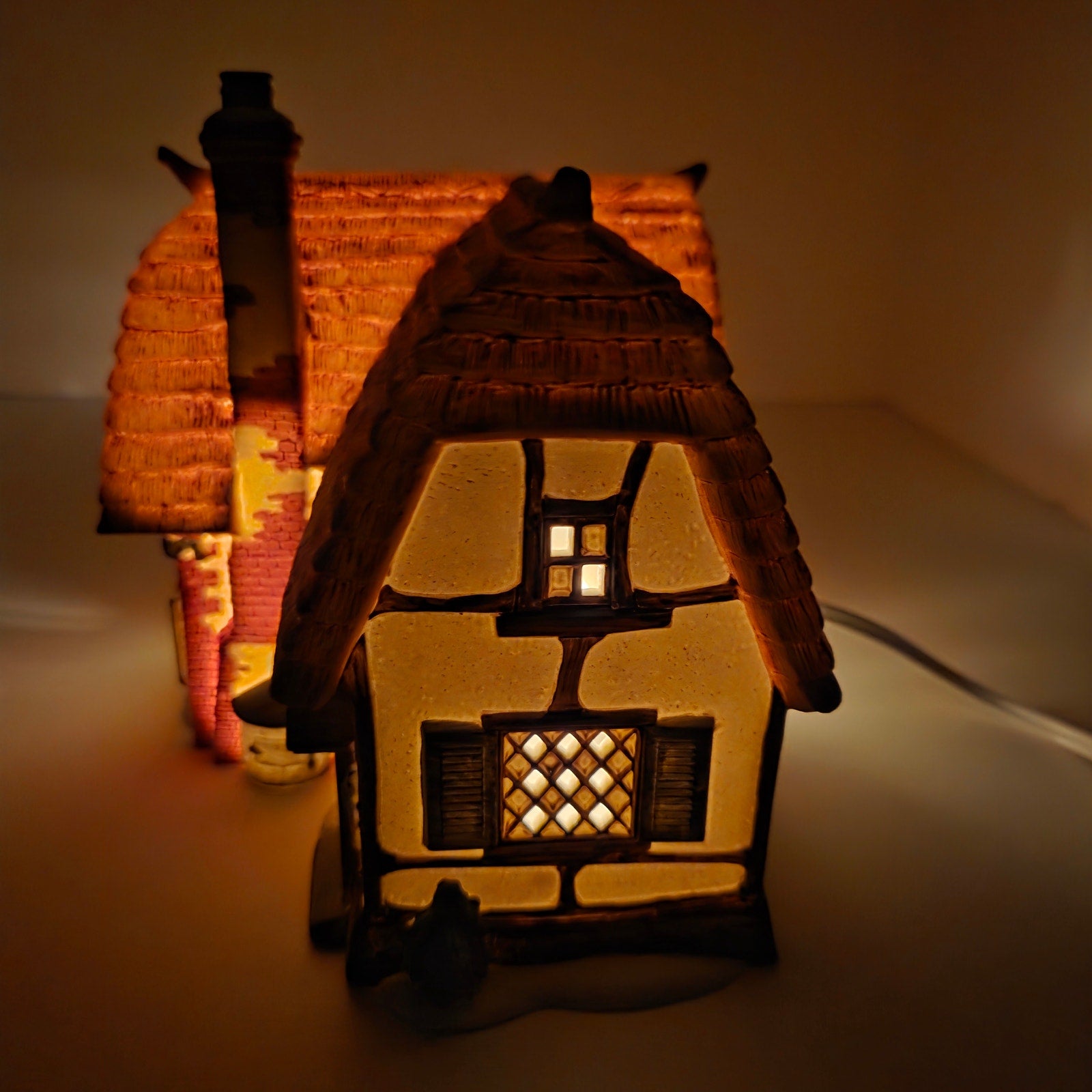 Dept 56 Dickens' Village Cobb Cottage Lighted Building 1991 w/ Box