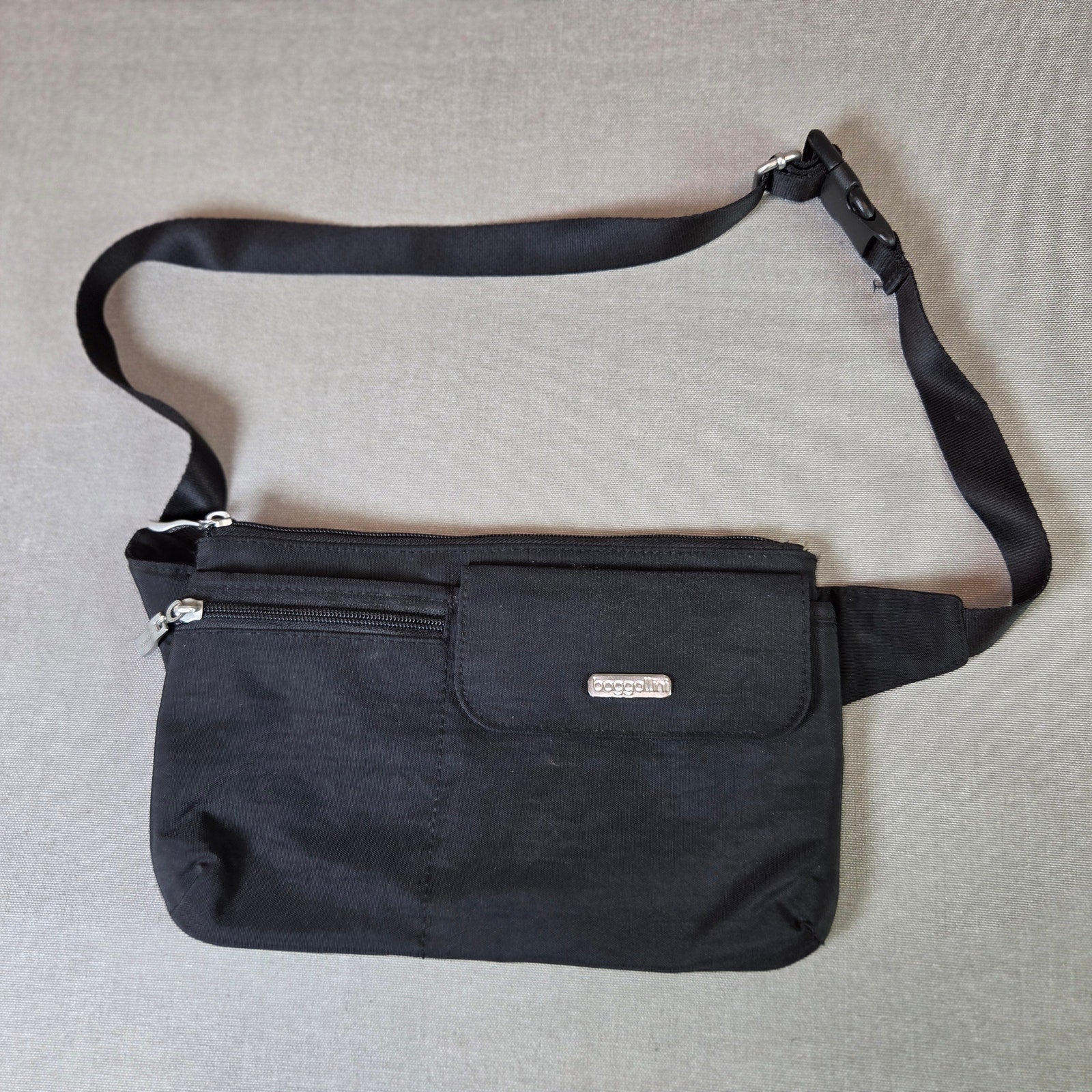 Baggallini Small Black Nylon Crossbody Travel Bag Compact Organizer