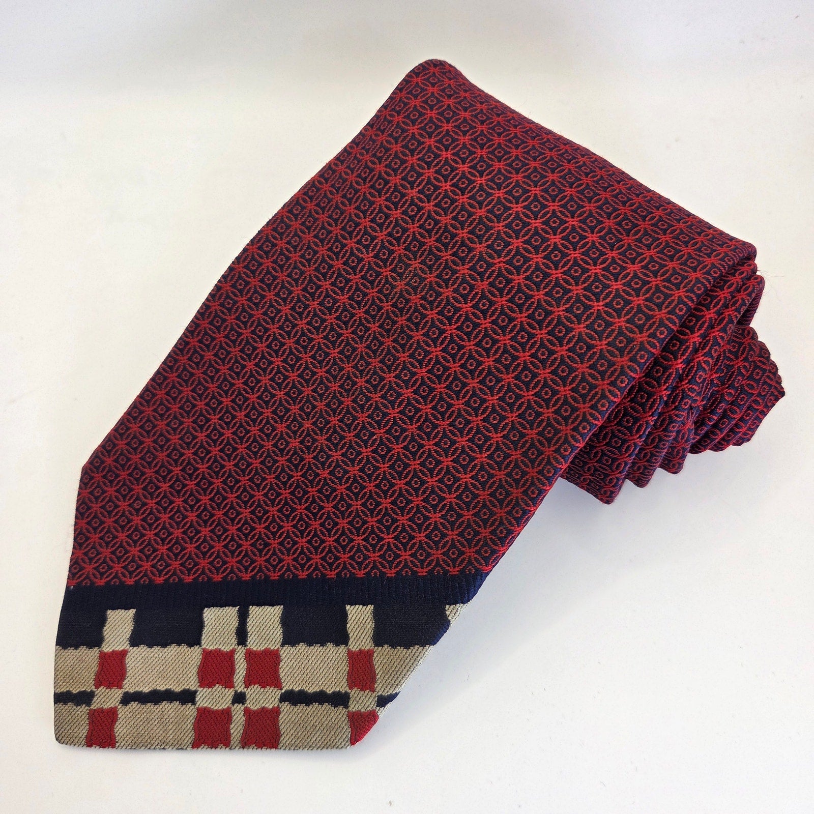 Vintage 1970s Woodward & Lothrop Mens Store Tie 4” Wide Burgundy Print