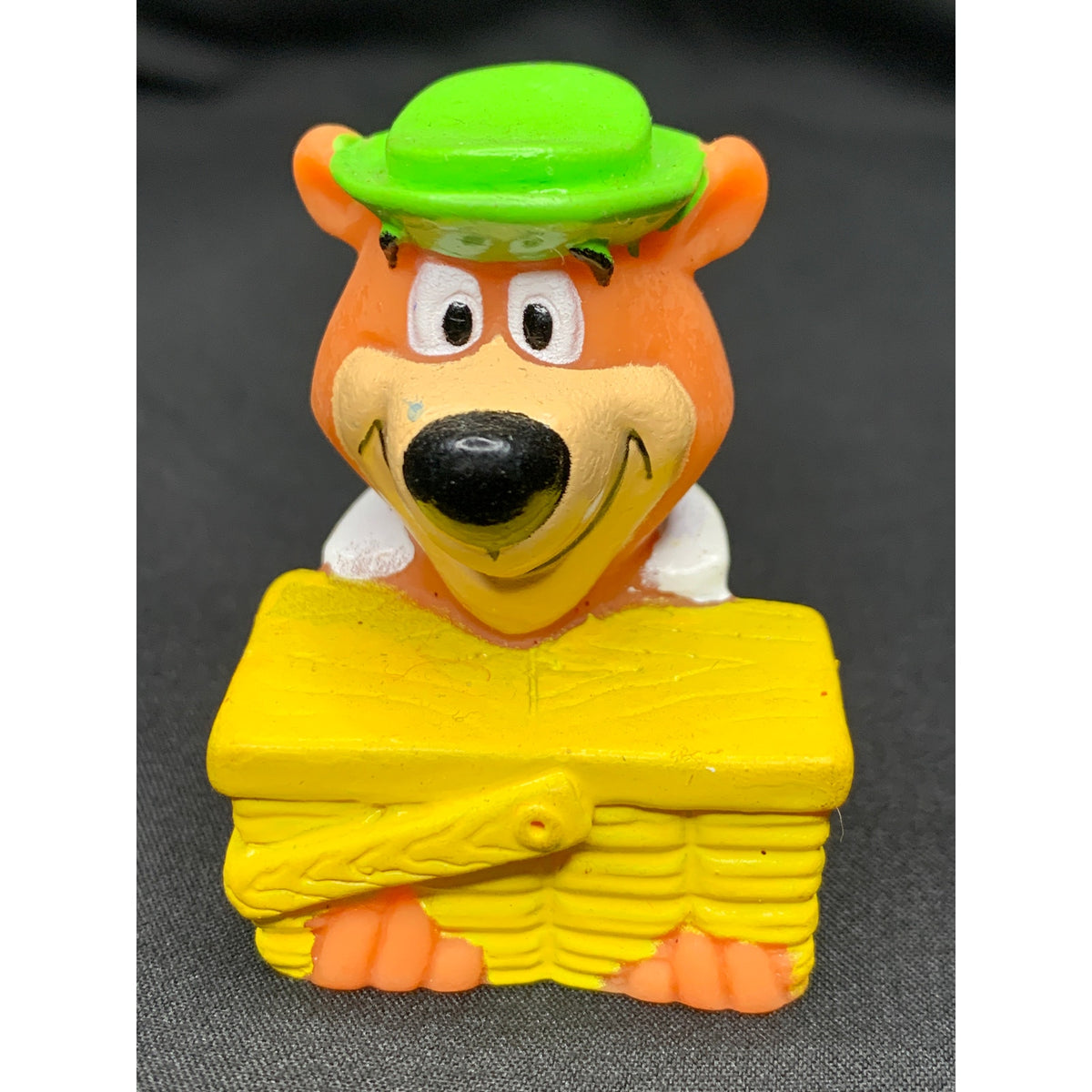 1994 Arby's Yogi Bear Picnic Basket Water Squirter Kids Meal Toy Hanna Barbera