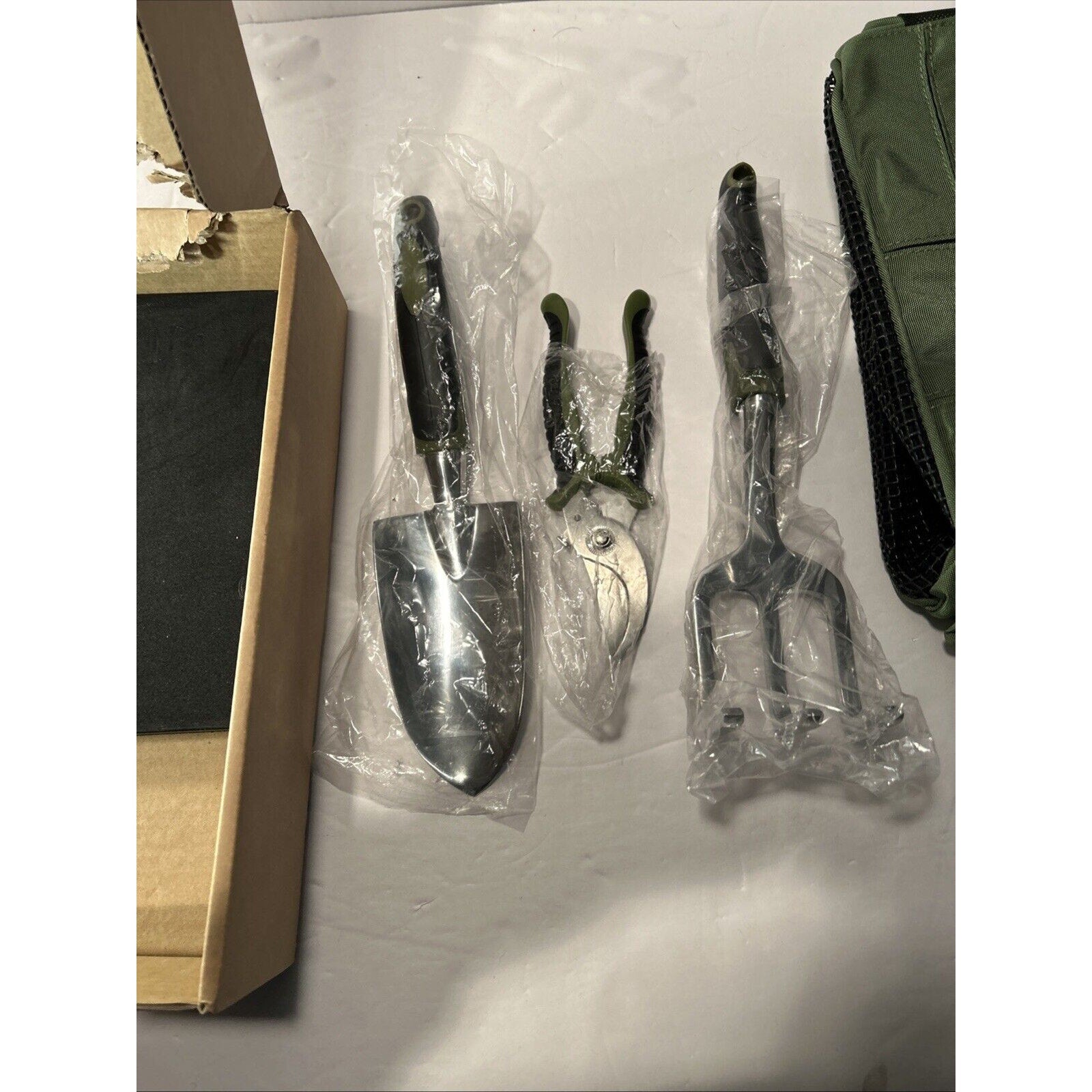 Fifth Start Garden Tool Set with Tote Caddy Kneeling Pad Shovel Rake Trowel