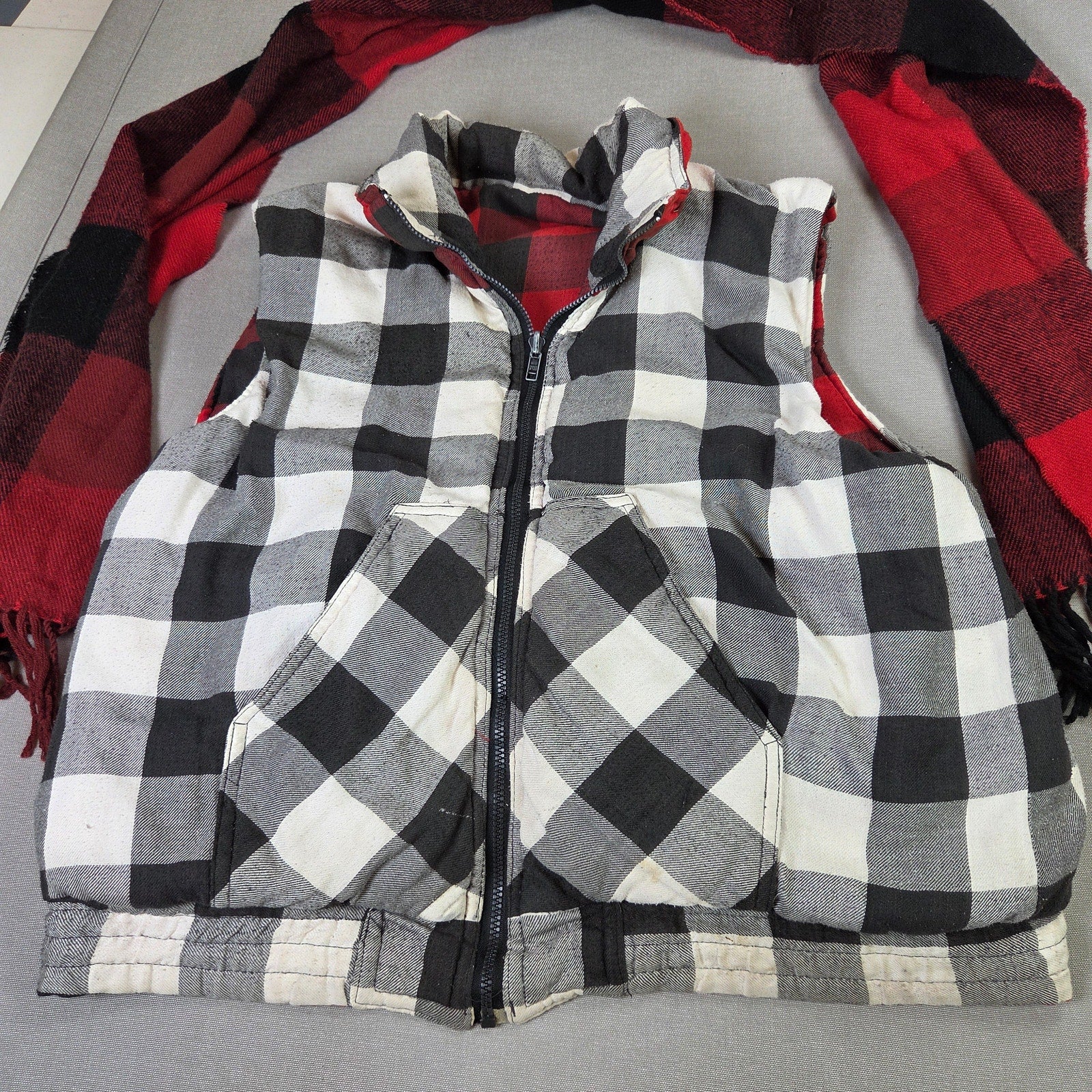 Unbranded Reversible Buffalo Plaid Vest Scarf Set Red Black Adult Large