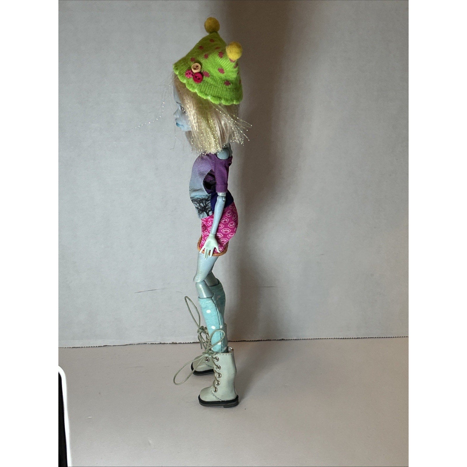 OOAK Repaint Monster High BJD Doll Blonde Hair Green Hat Pink Skirt Boots