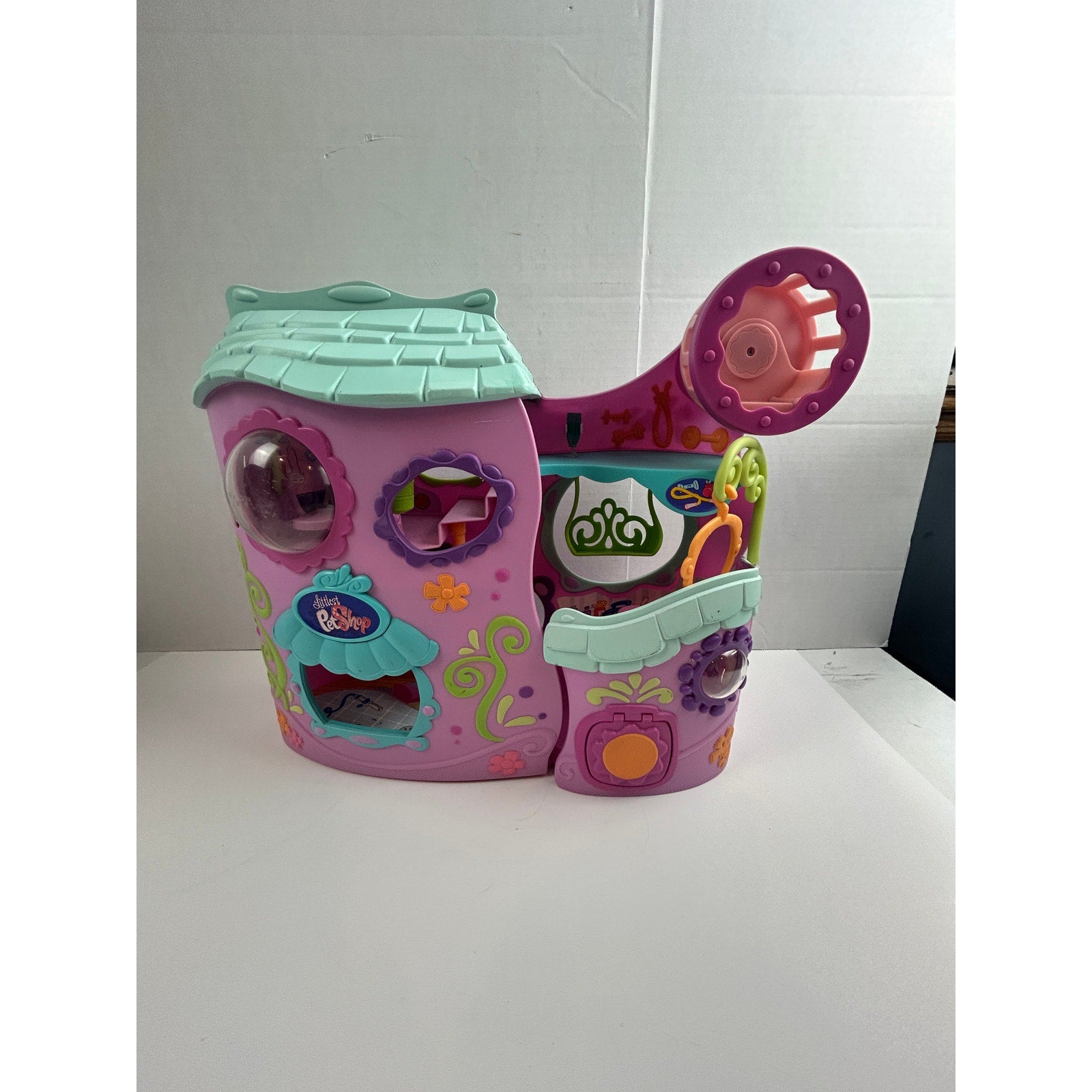 Littlest Pet Shop Round Pink Playset House with Accessories – 2000s Hasbro Toy
