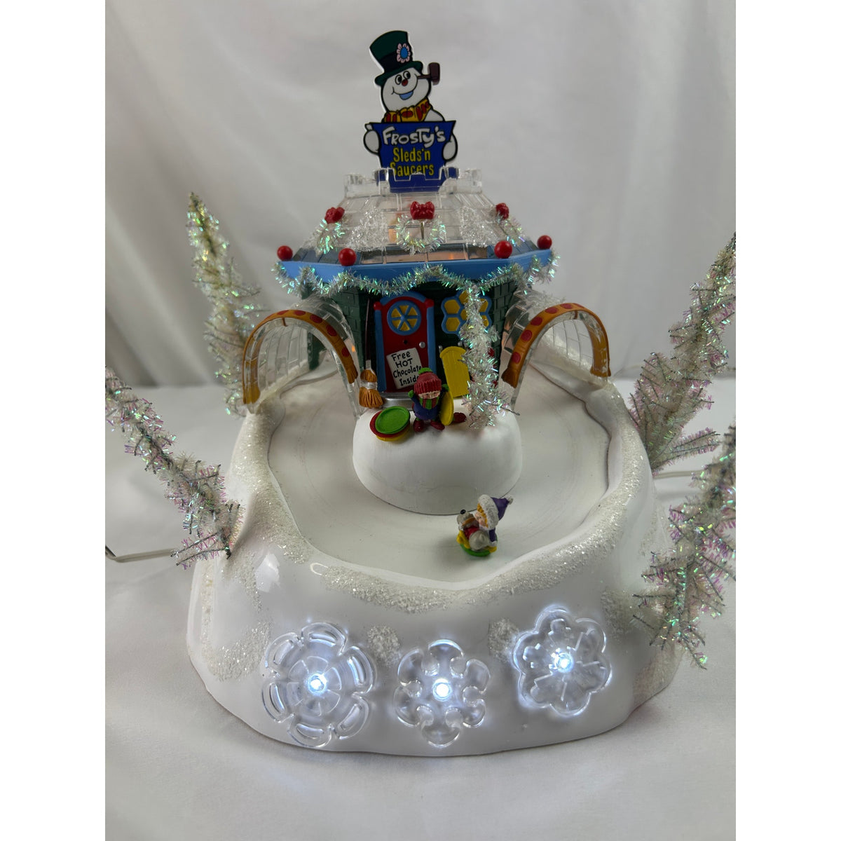 Dept 56 Frosty's Sleds N Saucers 56449 North Pole Animated Lighted 2005 Working