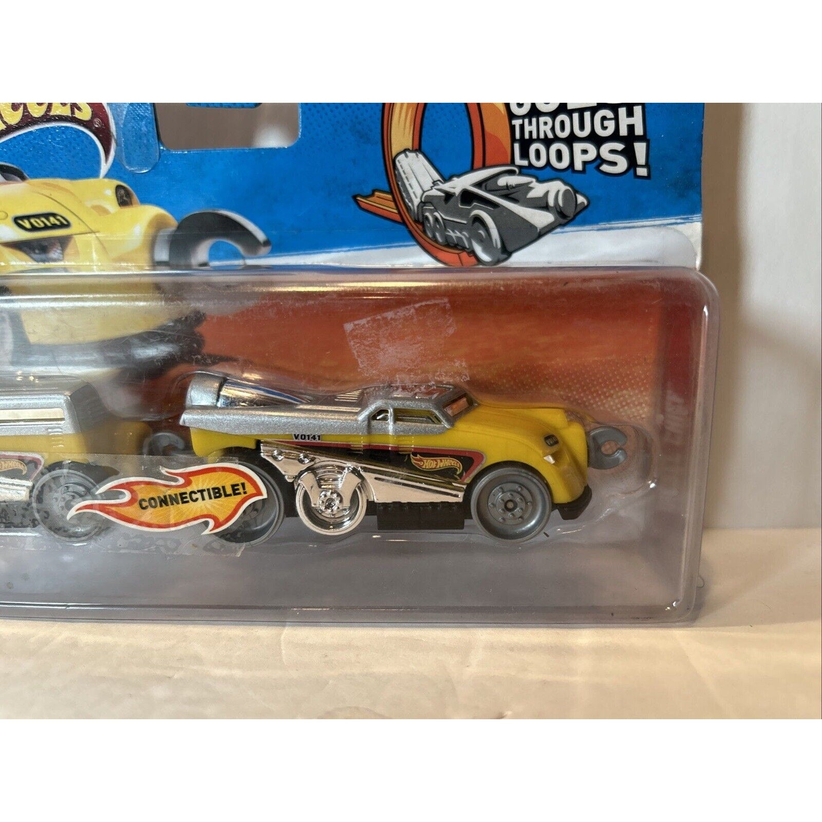 Hot Wheels Diesel Chief Connectible Bus Car Set Diecast NIB Mattel 2010