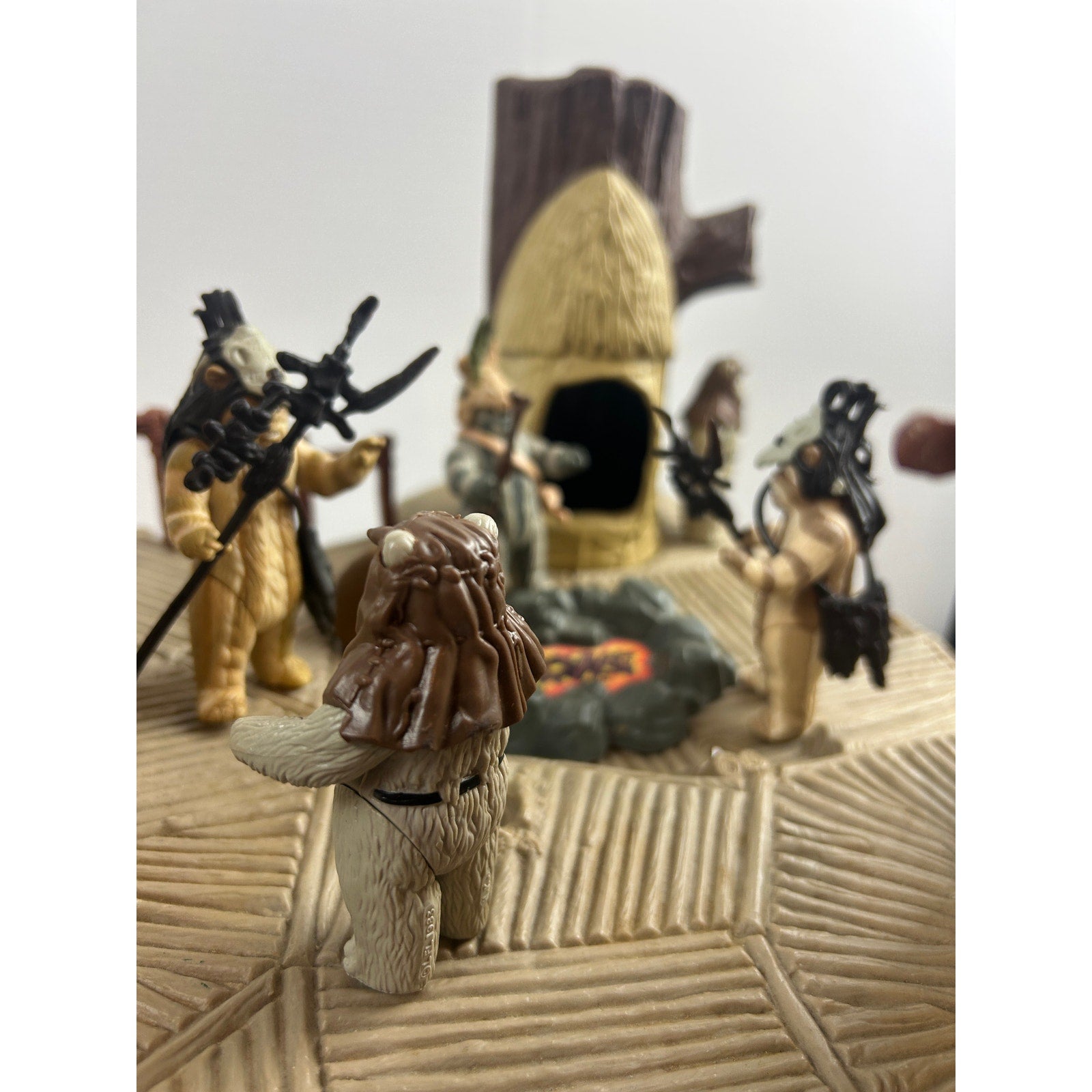 Star Wars Kenner Ewok Village Playset w/ 7 Ewok Figures & Accessories 1983