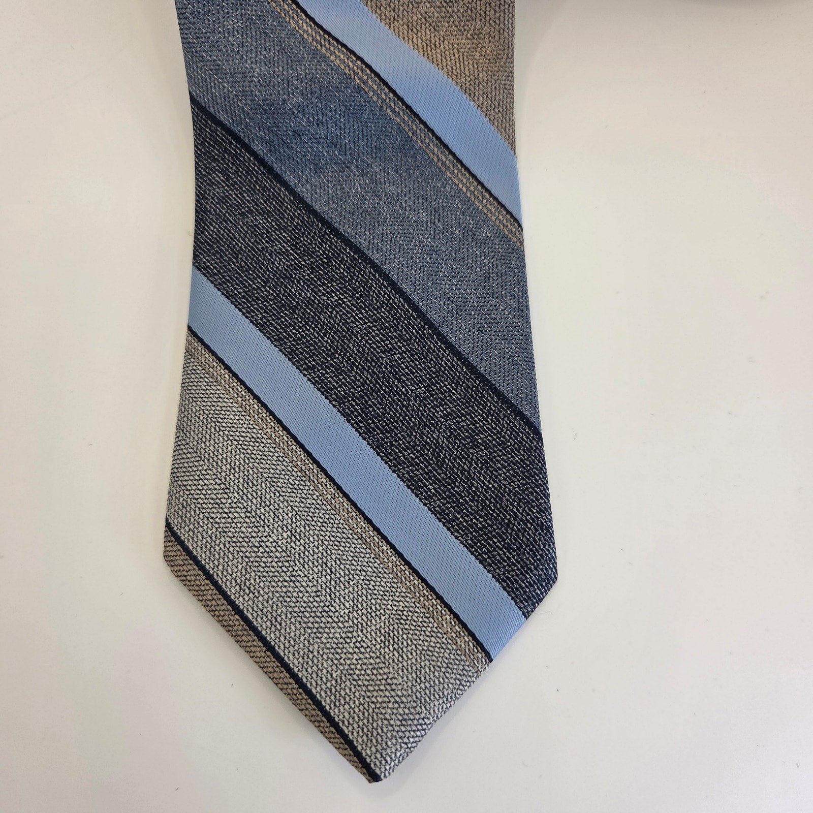 Vintage 1970s Johnny Carson Striped Polyester Tie 3” Wide Made USA