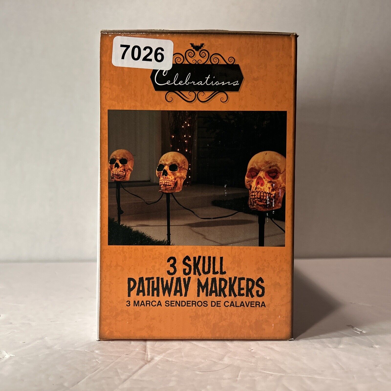 New Celebration 3 Skull Pathway Markers Halloween Outdoor Lights 3 Ft