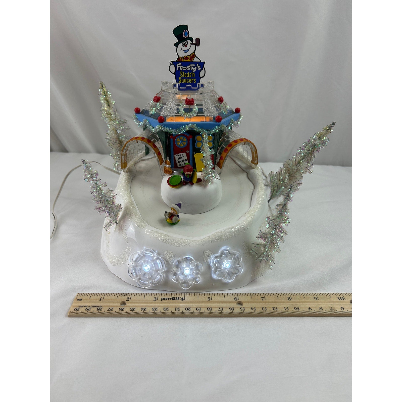 Dept 56 Frosty's Sleds N Saucers 56449 North Pole Animated Lighted 2005 Working