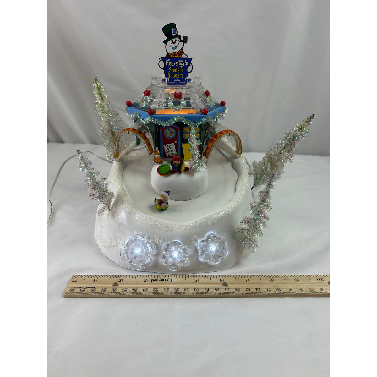 Dept 56 Frosty's Sleds N Saucers 56449 North Pole Animated Lighted 2005 Working