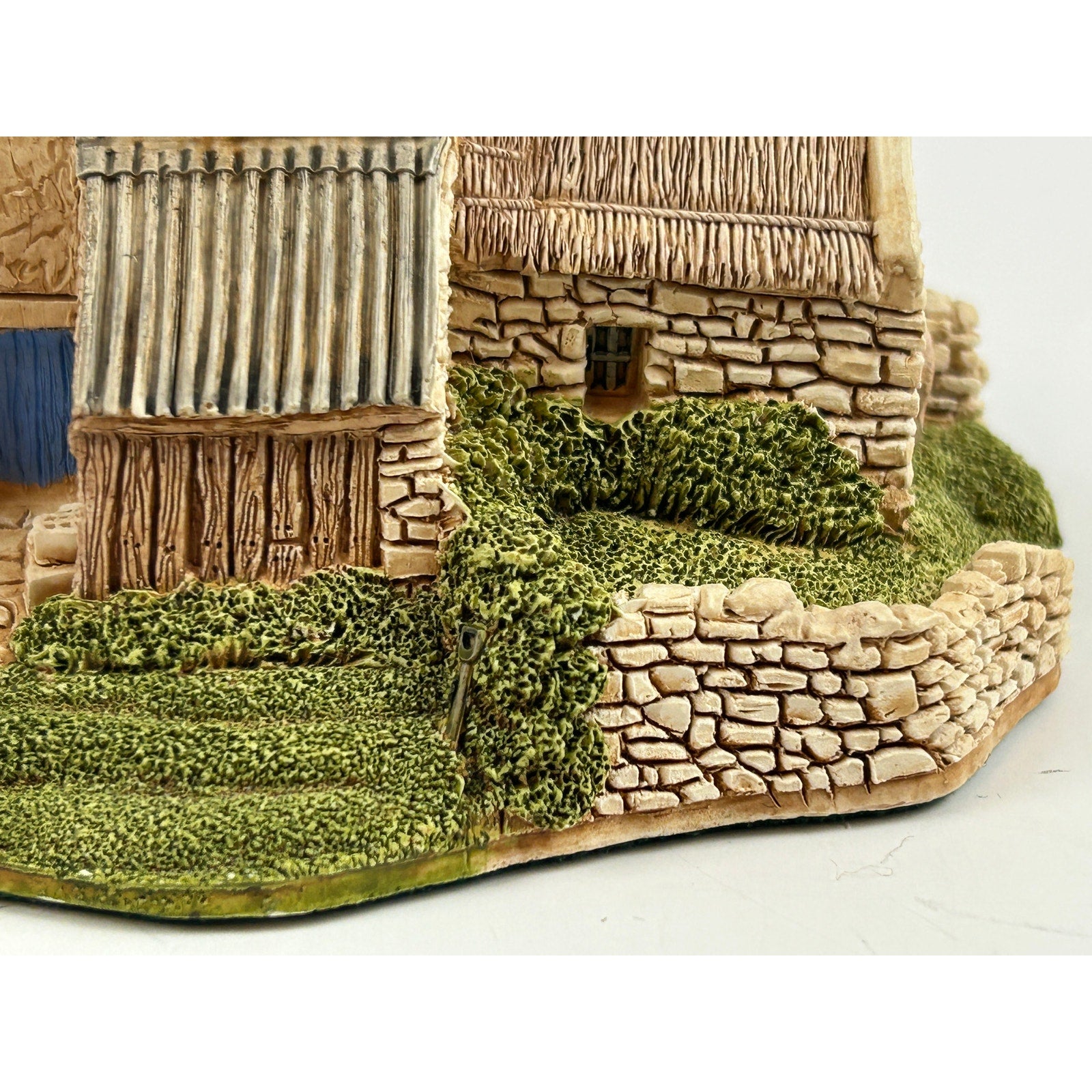 Lilliput Lane O’Lacey’s Store 1989 Irish Collection Cottage w/ Box