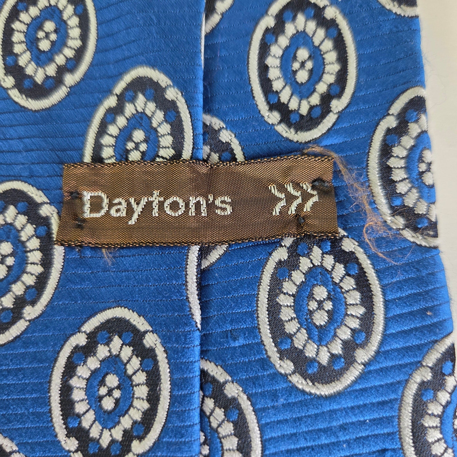 Vintage Dayton’s Blue Medallion Tie 4.25" Wide Polyester Retro Classic