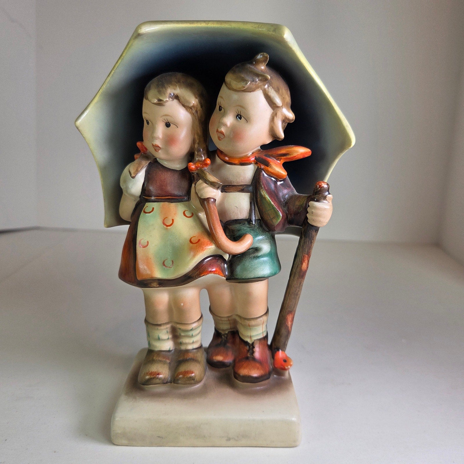 Goebel M.I. Hummel Stormy Weather #71 TMK2 Full Bee Germany 6.5" Figurine