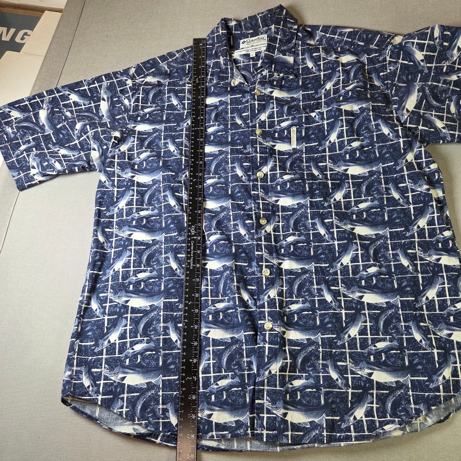 Columbia Fish Print Short Sleeve Button Down Shirt Size L Cotton
