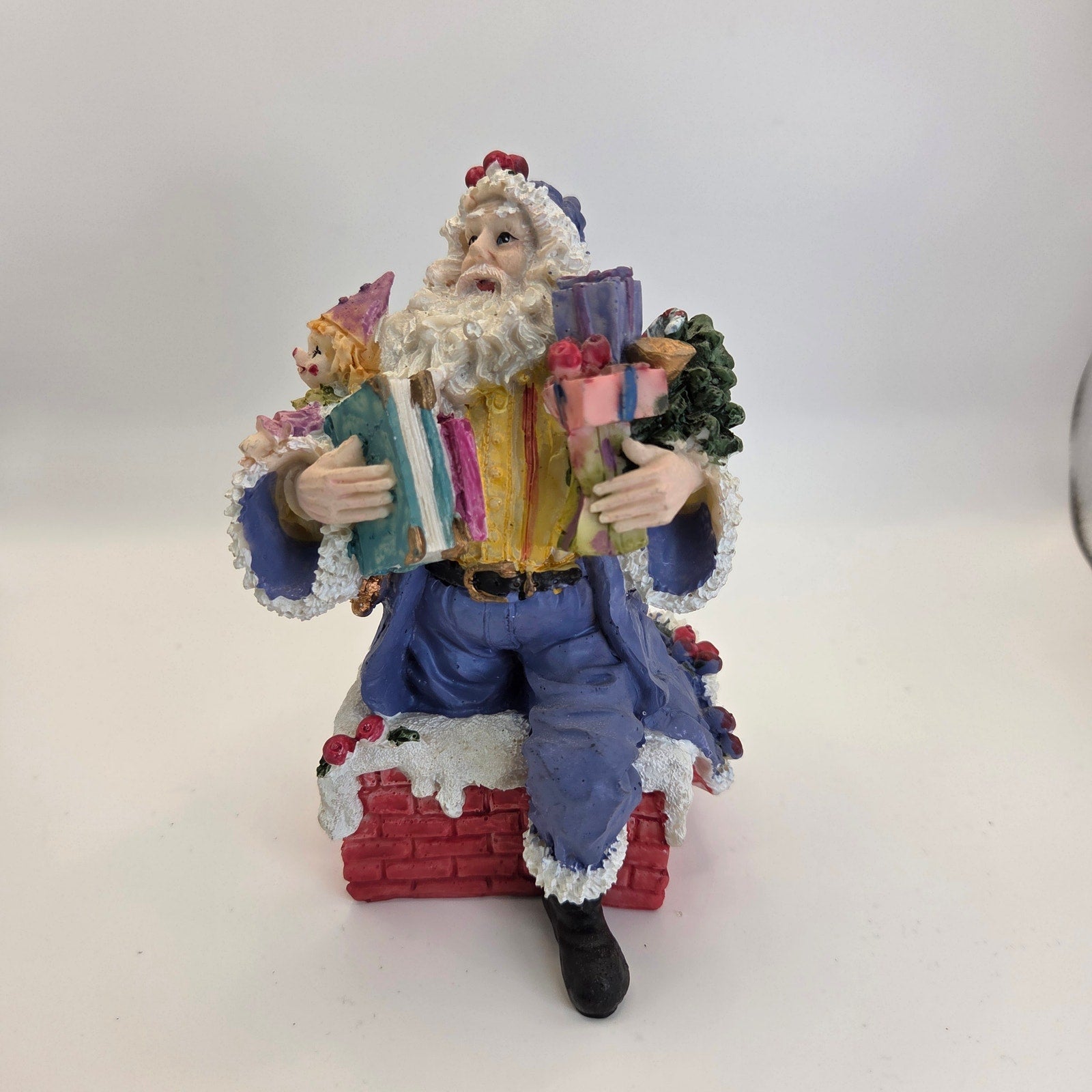 Lot of 4 Santa Claus Figurines – Resin Christmas Holiday Décor