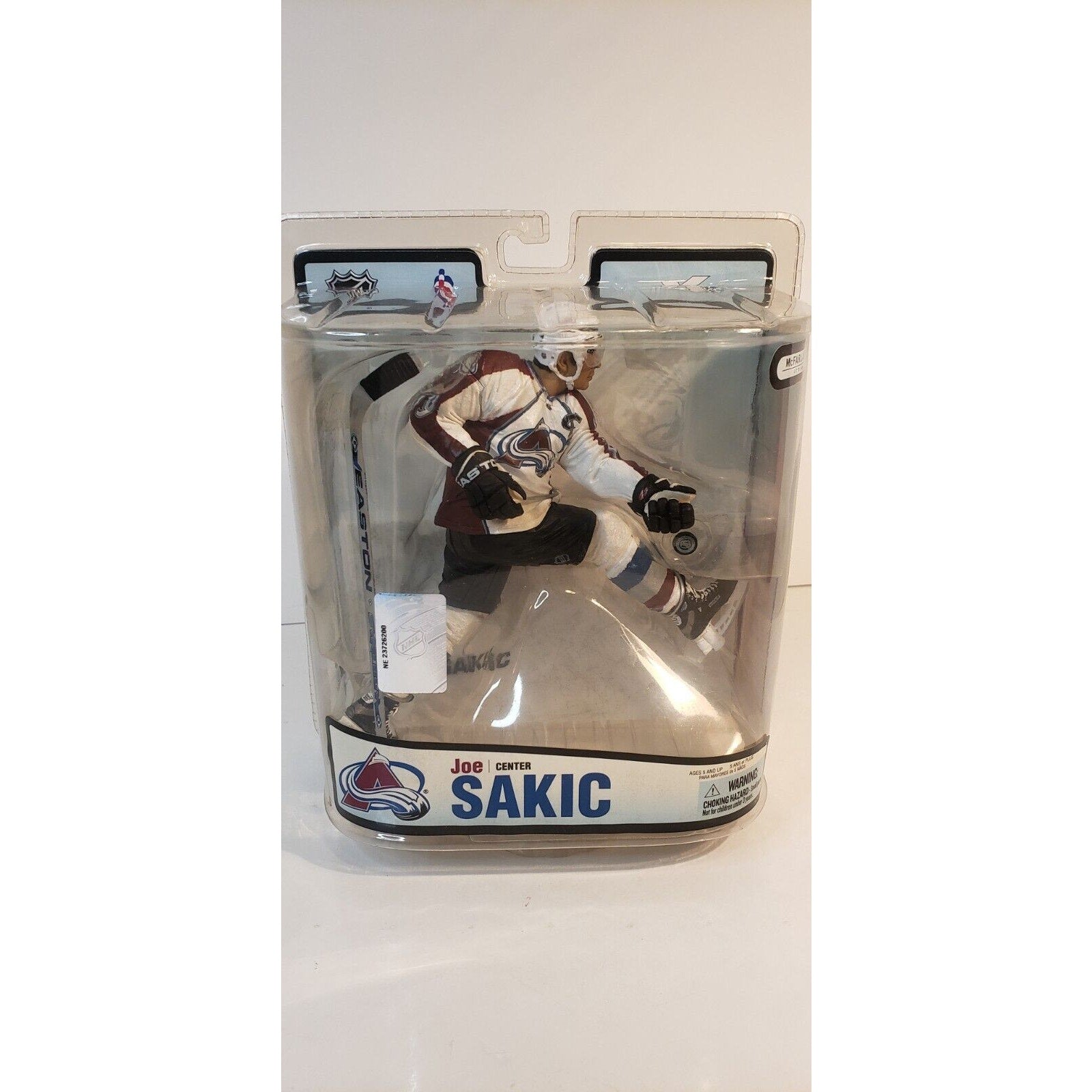 Joe Sakic McFarlane NHL Hockey Series 18 Colorado Avalanche White Jersey NEW