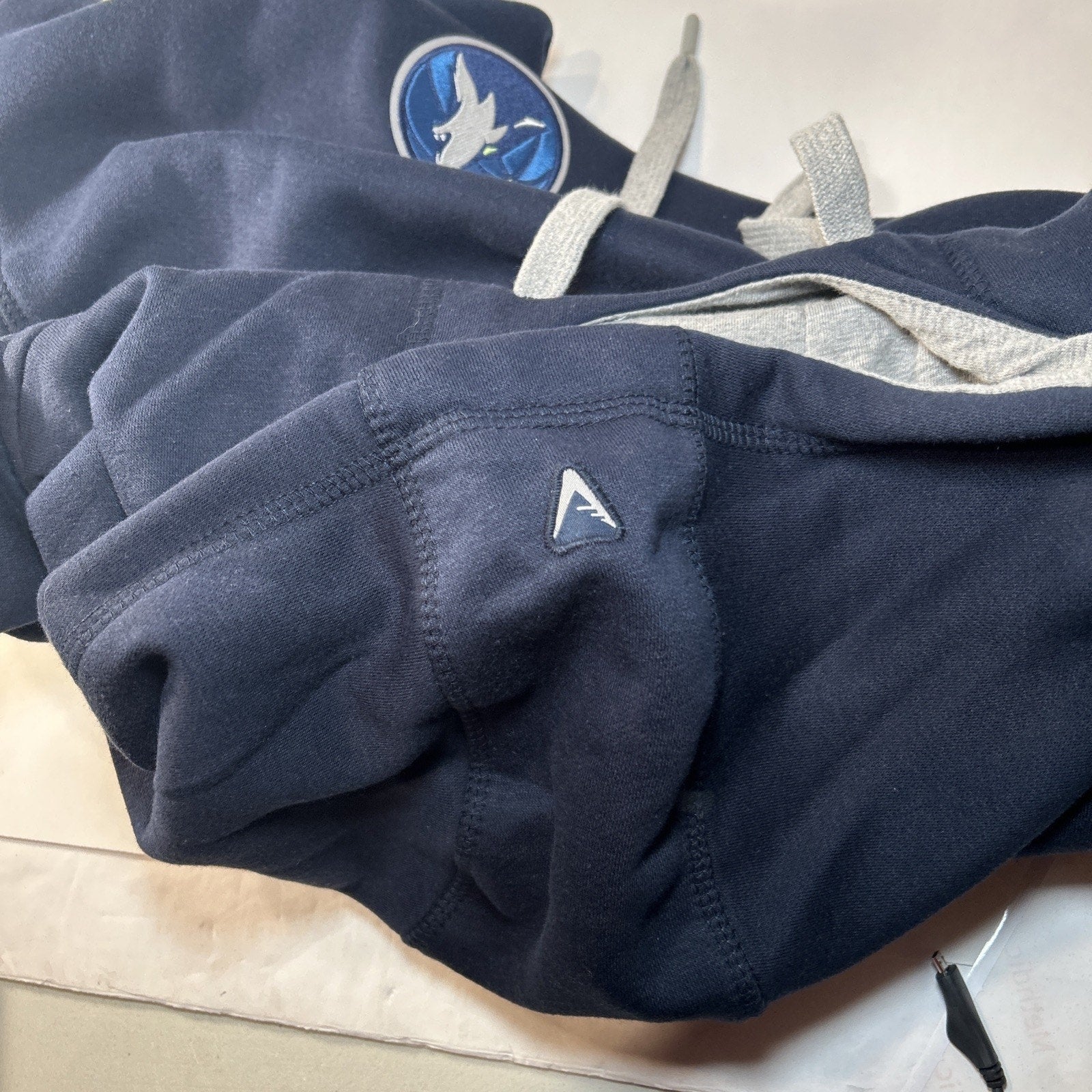 Antigua Minnesota Timberwolves Navy Blue Pullover Hoodie XL NWT NBA
