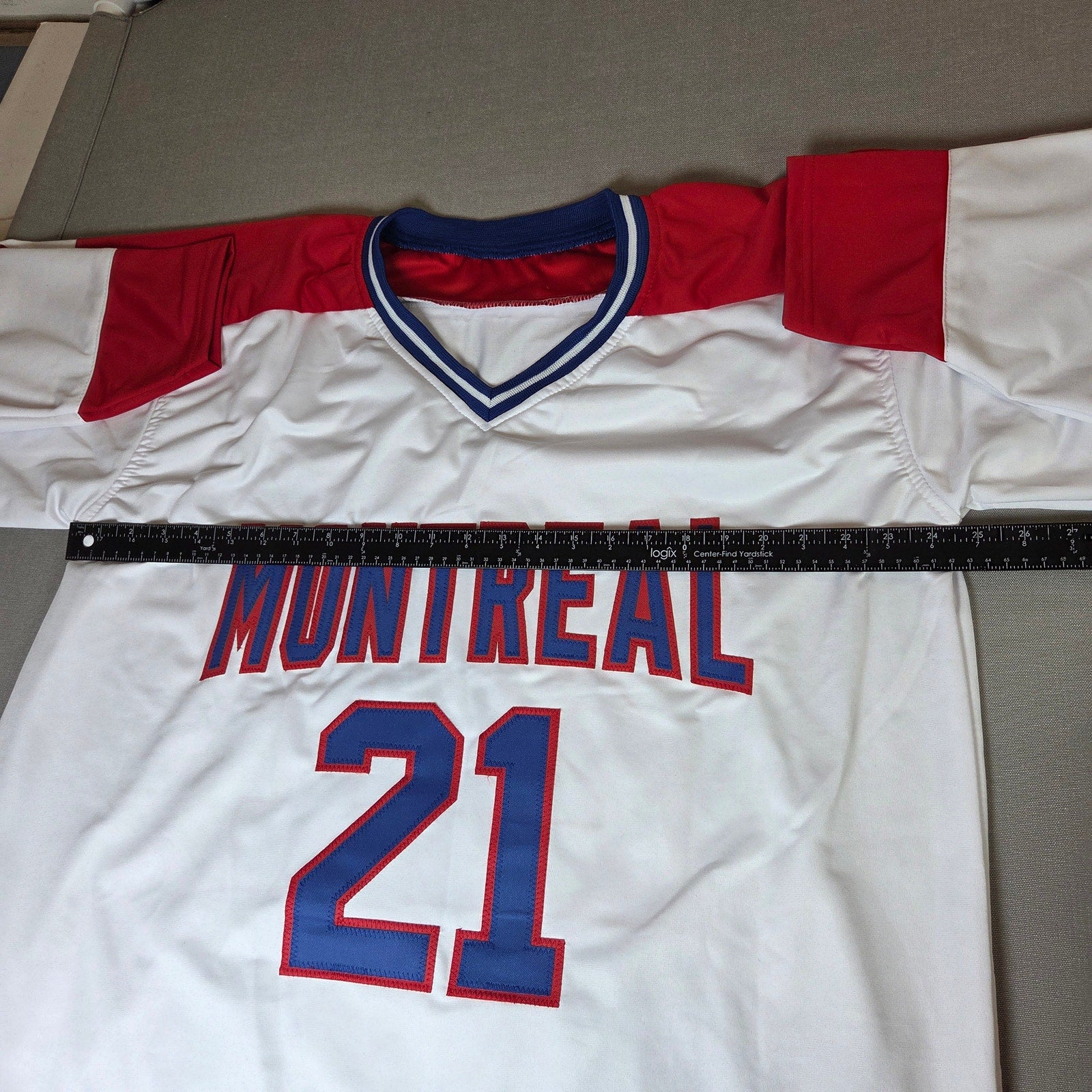 Guy Carbonneau Autographed Montreal Canadiens Jersey HOF 19 Beckett Witness