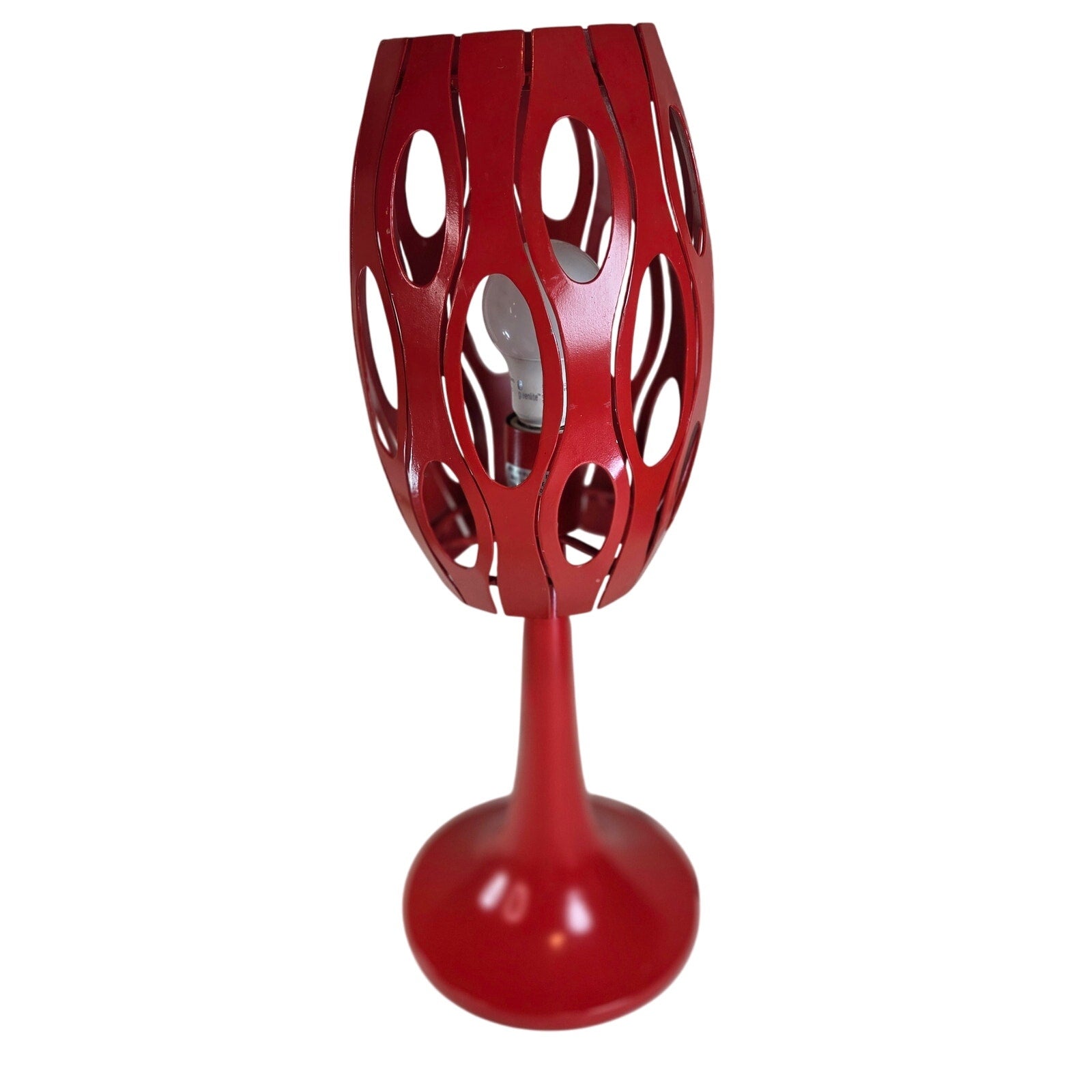 Retro Red Metal Cutout Table Lamp, 19.5″ Tall, Plug-In, Mid-Century Style