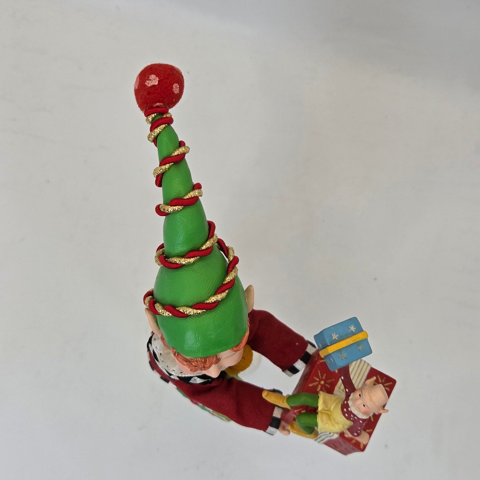 KSA Collectibles Christmas Elf Holding Gift Present Figurine Holiday Decor