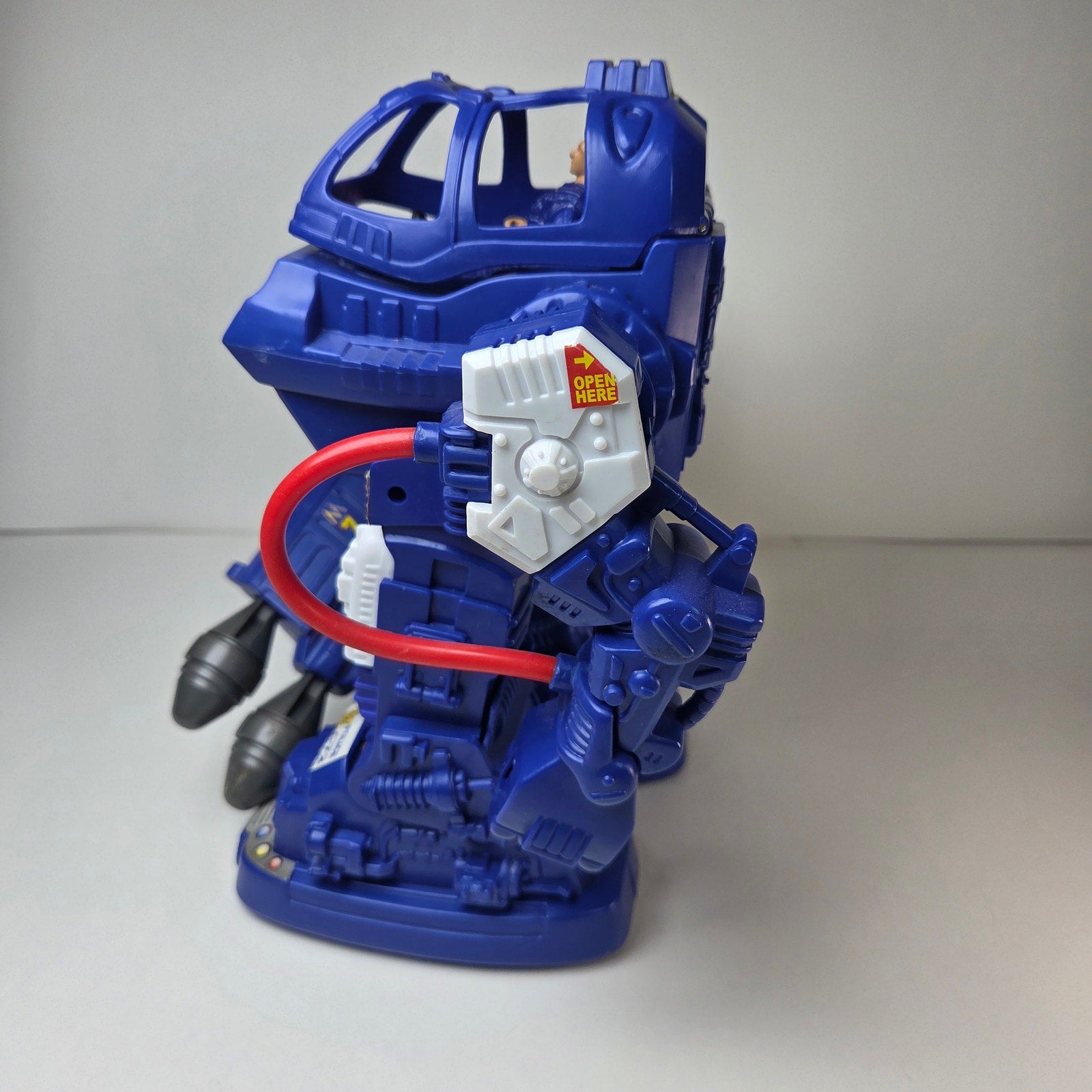 Crime Crusher Police C72 Robot Vehicle w/ Figure Missile Launcher Untested