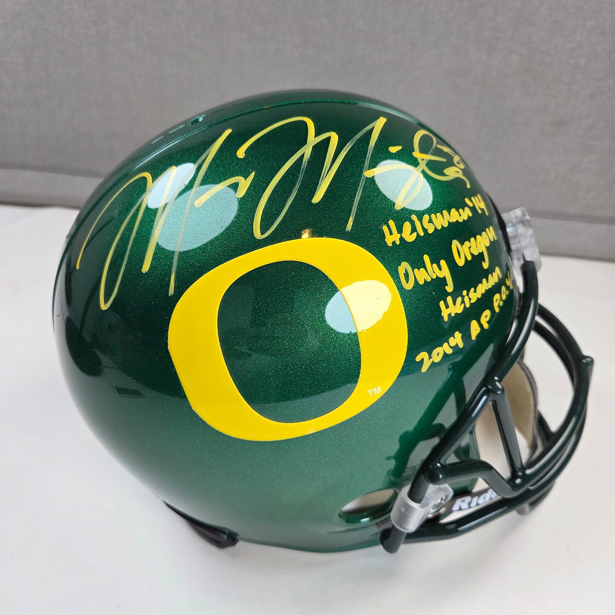 Marcus Mariota Heisman Autographed Oregon Ducks Replica Helmet JSA COA