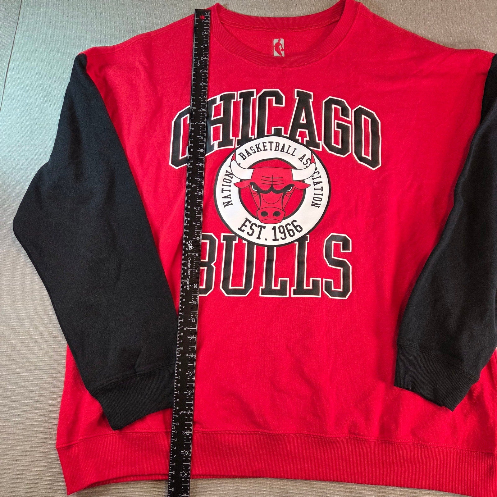 Chicago Bulls NBA Sweatshirt 2X Red Black Crewneck Pullover 2022