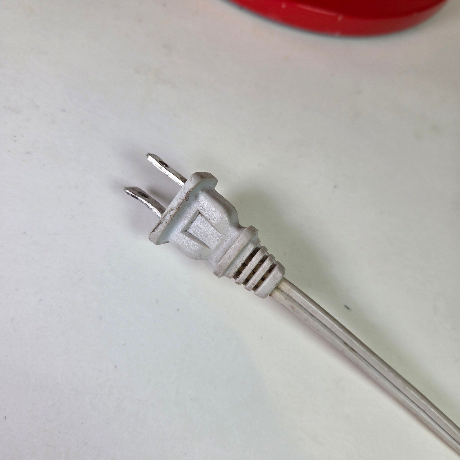 Retro Red Metal Cutout Table Lamp, 19.5″ Tall, Plug-In, Mid-Century Style