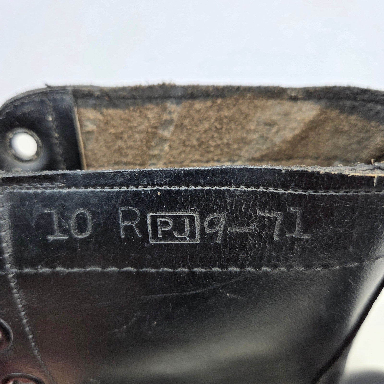 Vintage 1971 USGI Combat Boots 10R Black Leather Vietnam Era Ro-Search Sole
