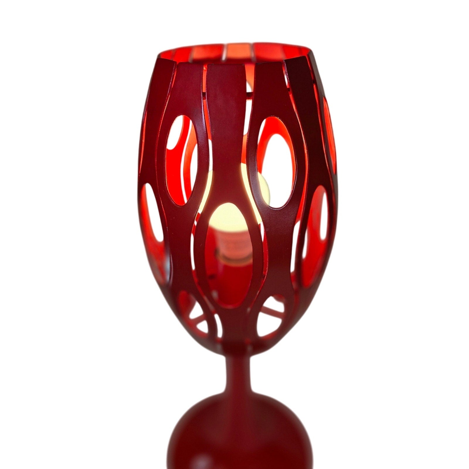 Retro Red Metal Cutout Table Lamp, 19.5″ Tall, Plug-In, Mid-Century Style