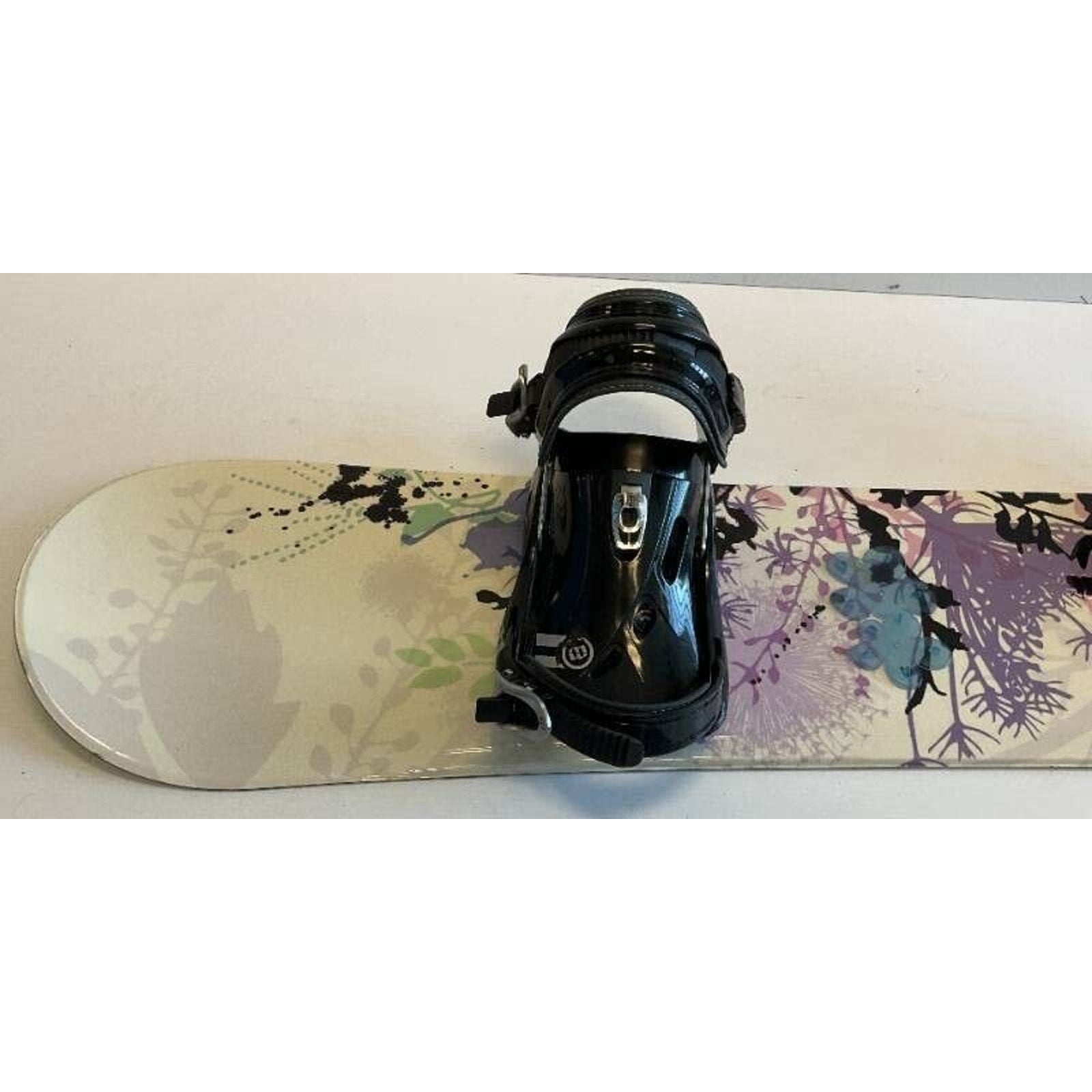 Morrow Wildflower 148cm Snowboard w/ Strap-In Bindings Women’s Rare Green Deck