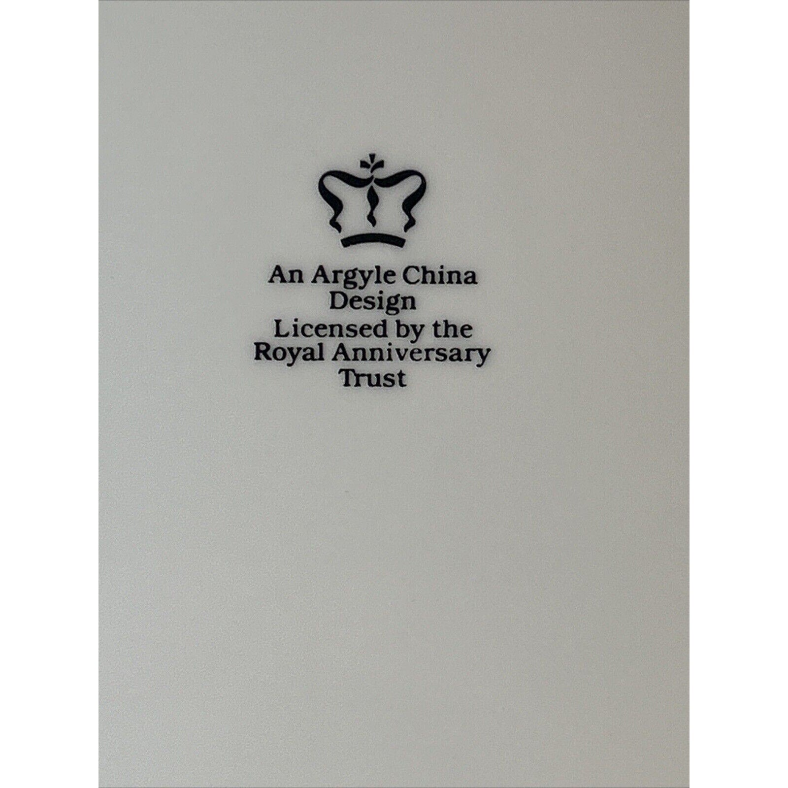 Queen Elizabeth II 1992 40th Anniversary Commemorative Plate