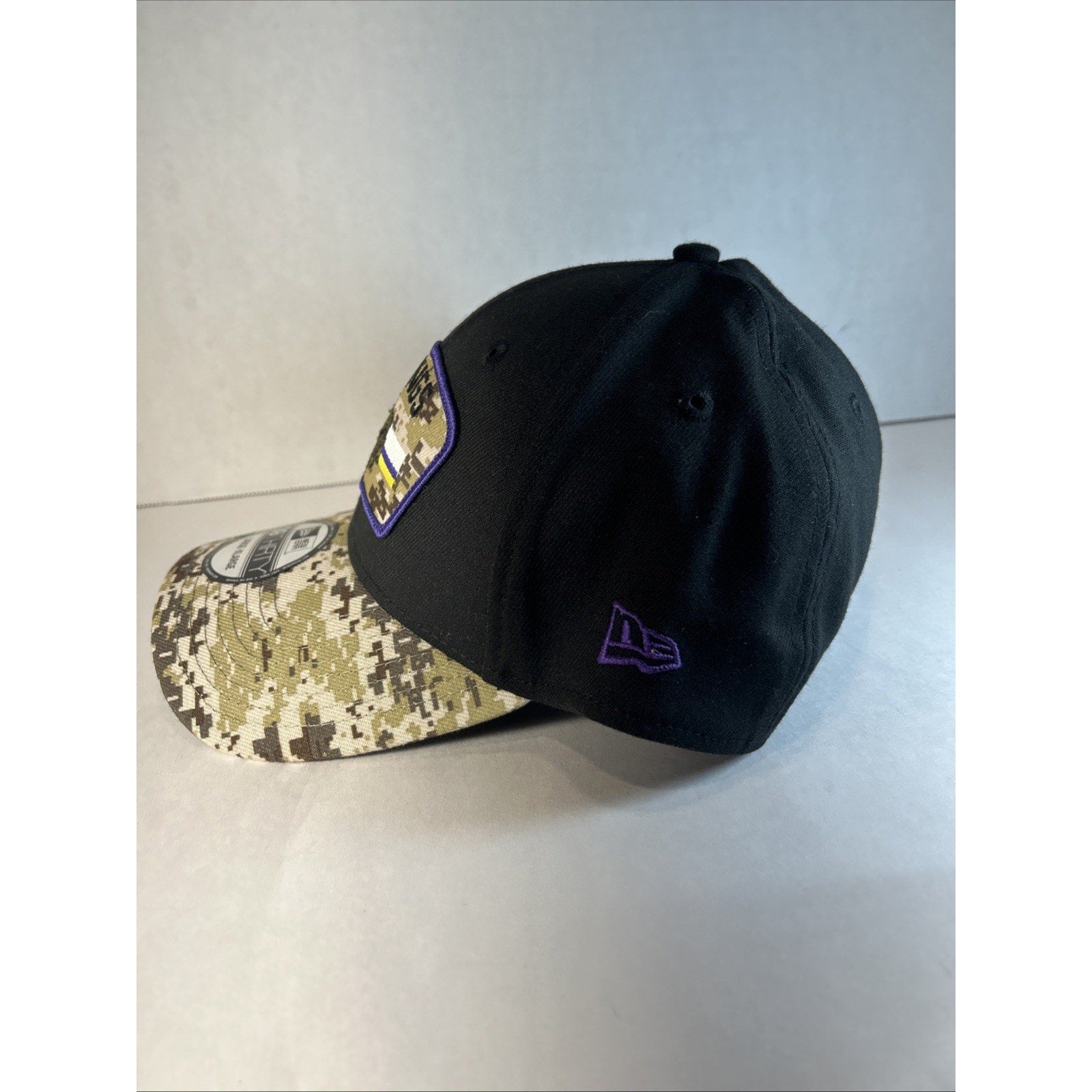 Minnesota Vikings New Era 39Thirty Salute to Service Hat L/XL Camo NFL