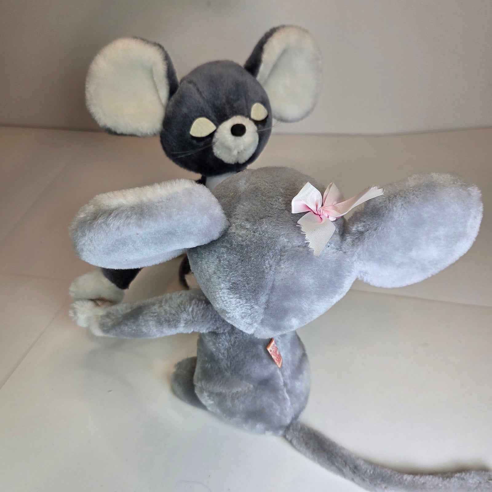 Vintage 1976 R Dakin Eeny & Meeny Mouse Plush Pair Korea Velcro Hands #31-1760