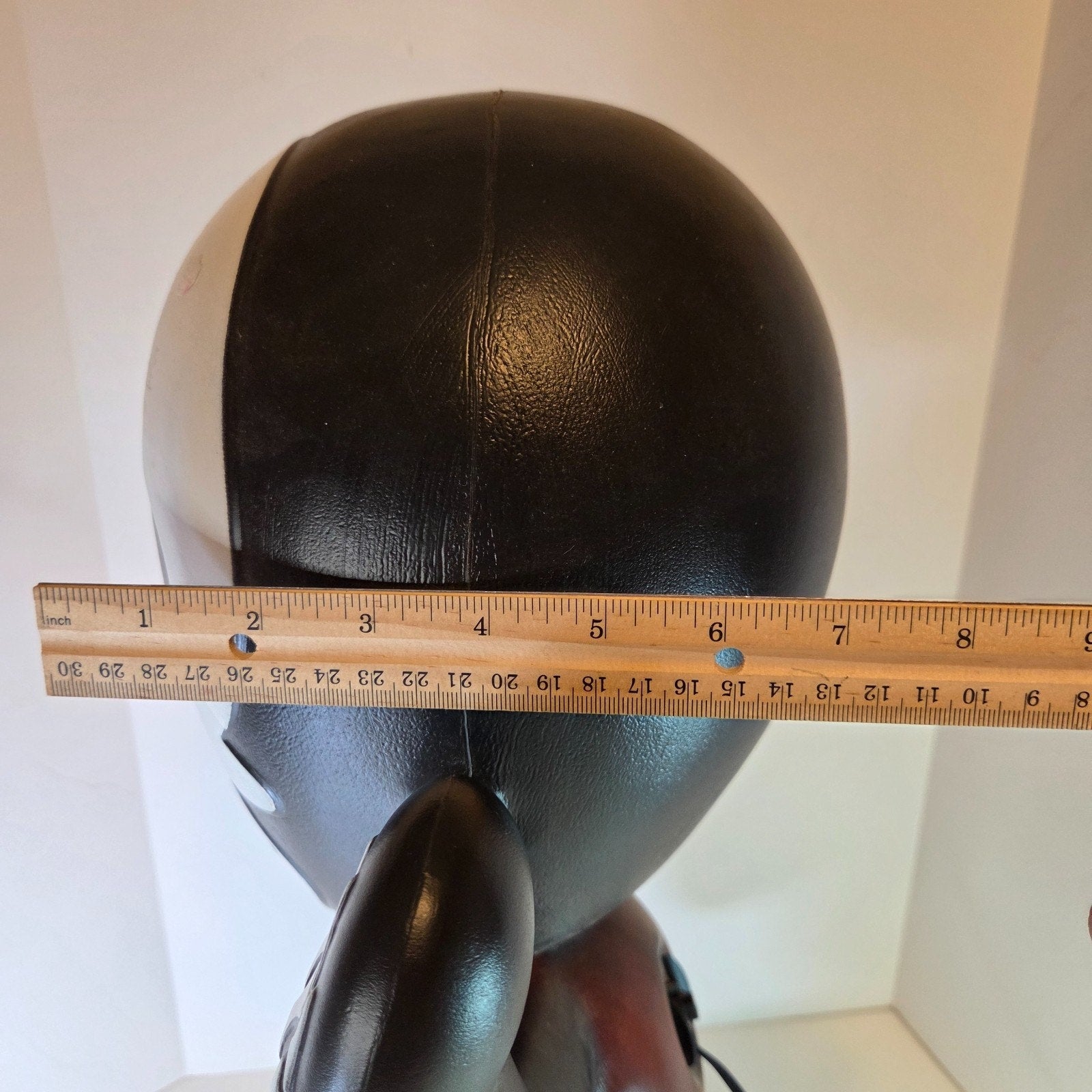 Skeleton Halloween Light-Up Decoration 24.5" Indoor Plug-In 2022 – READ