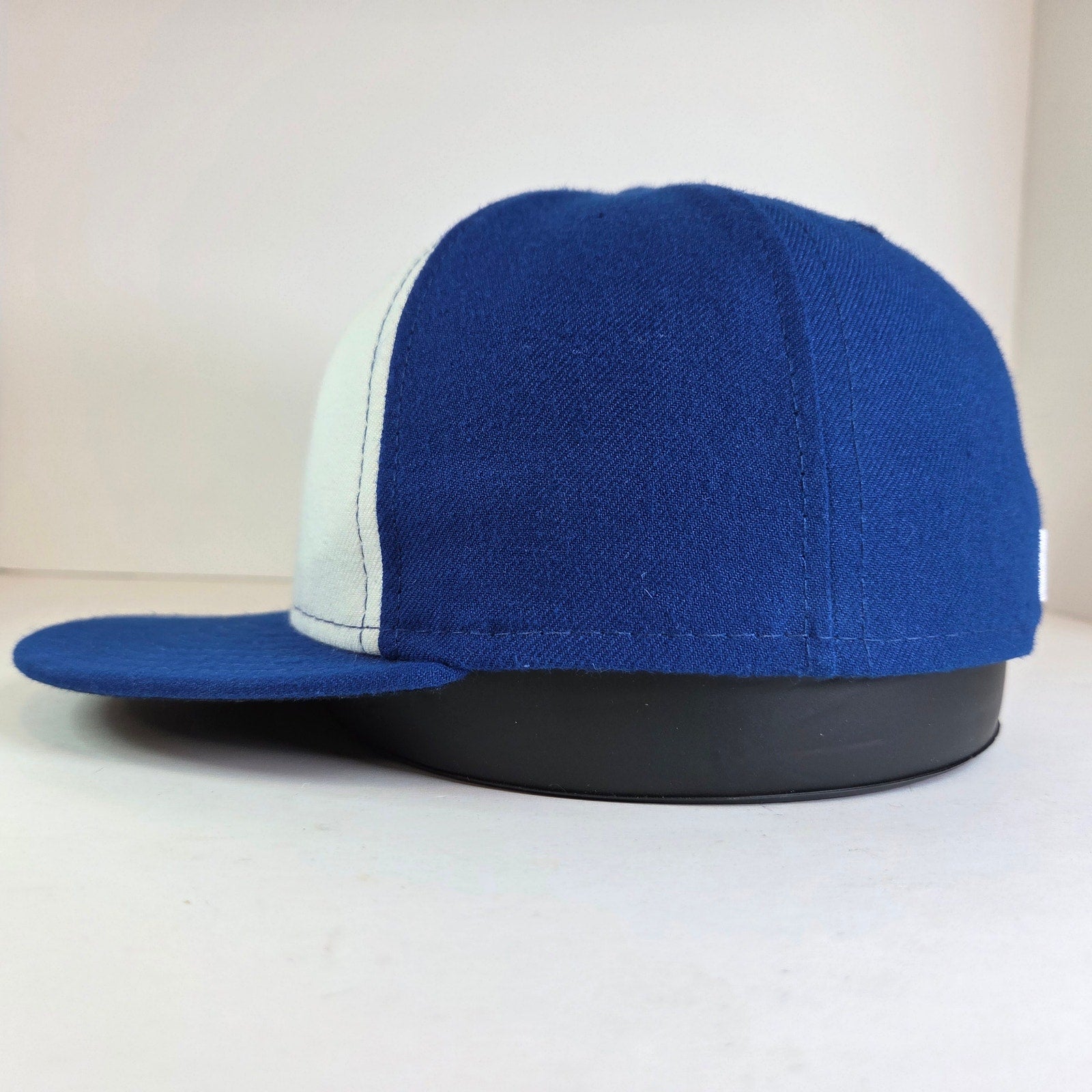 Toronto Blue Jays 59FIFTY New Era Fitted Hat Size 7 MLB Cap Blue White