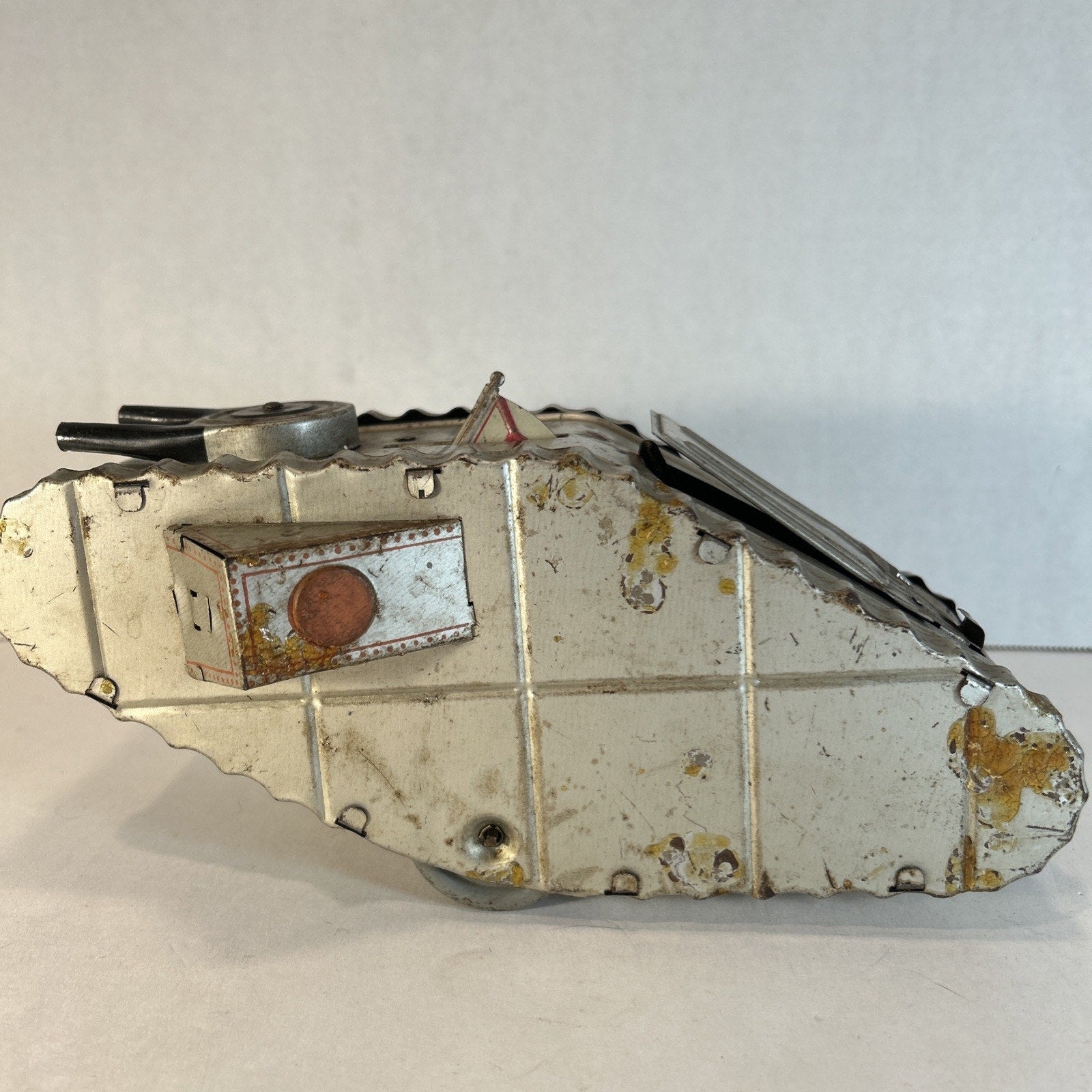 Vintage 1930s Marx Tin Litho Wind-Up Doughboy Tank – Silver – Works